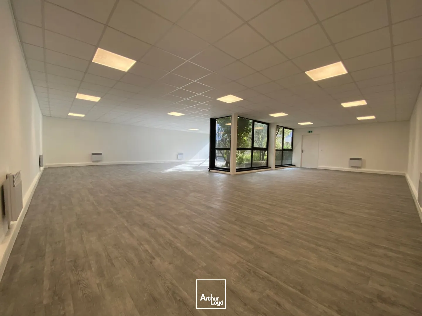 Locaux d'activité & Entrepôts - Location - VILLEBON SUR YVETTE - 91140 - 567-567 - 7655881