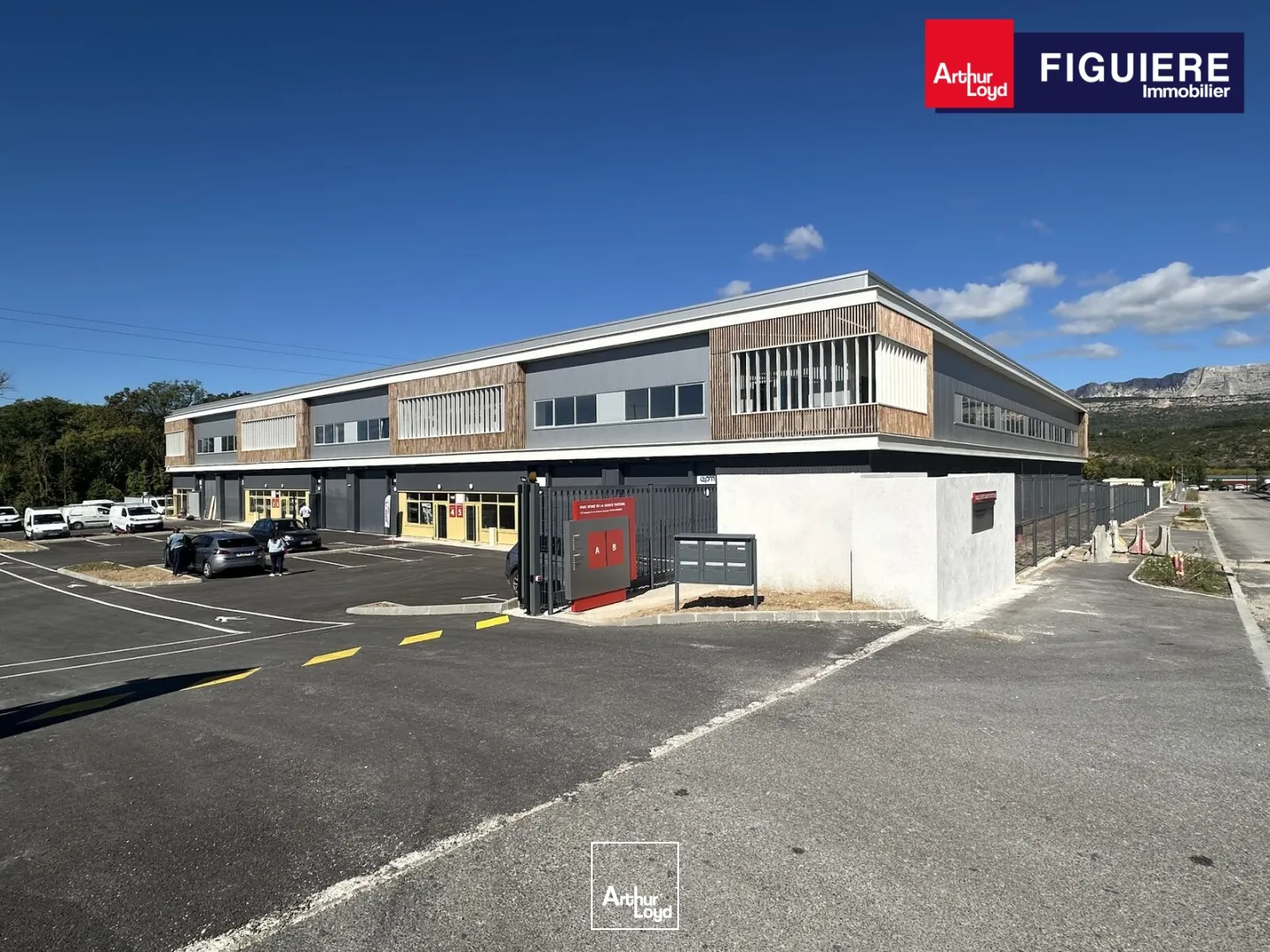 Locaux d'activité & Entrepôts - Location - ROUSSET - 13790 - 384-384 - 7658520