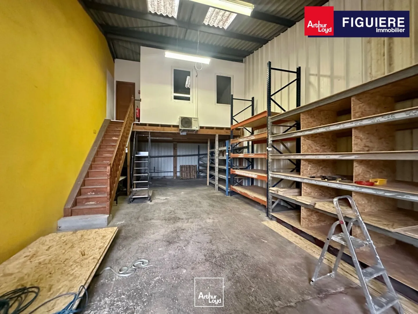 Locaux d'activité & Entrepôts - Location - PUYRICARD - 13540 - 120-240 - 7658998