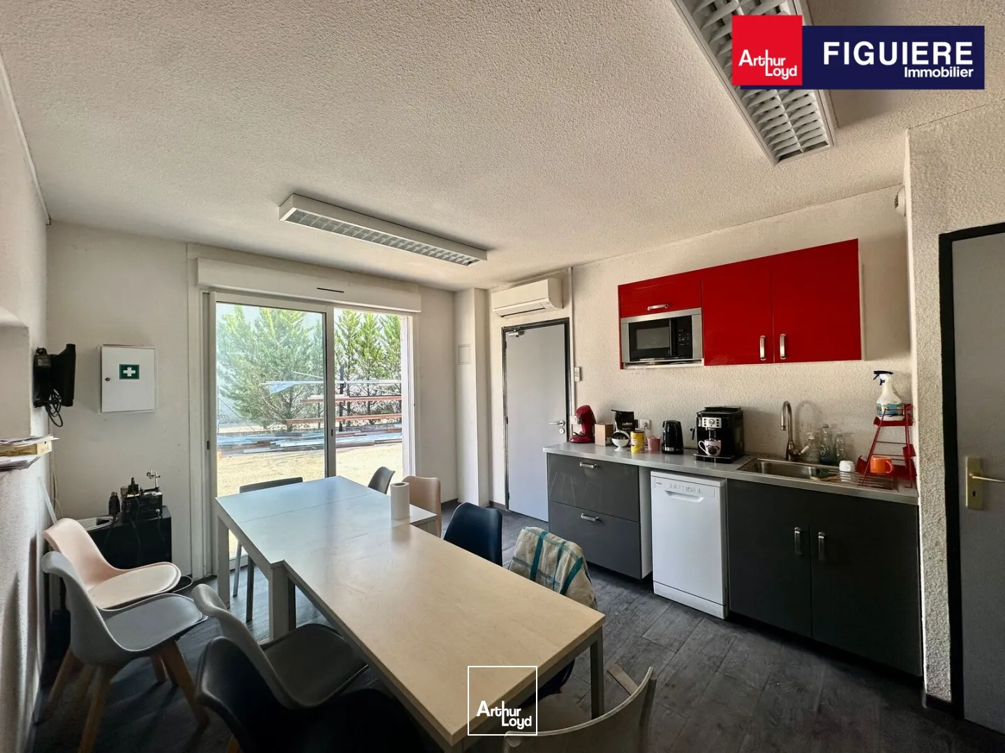 Locaux d'activité & Entrepôts - Location - VELAUX - 13880 - 495-495 - 7659077