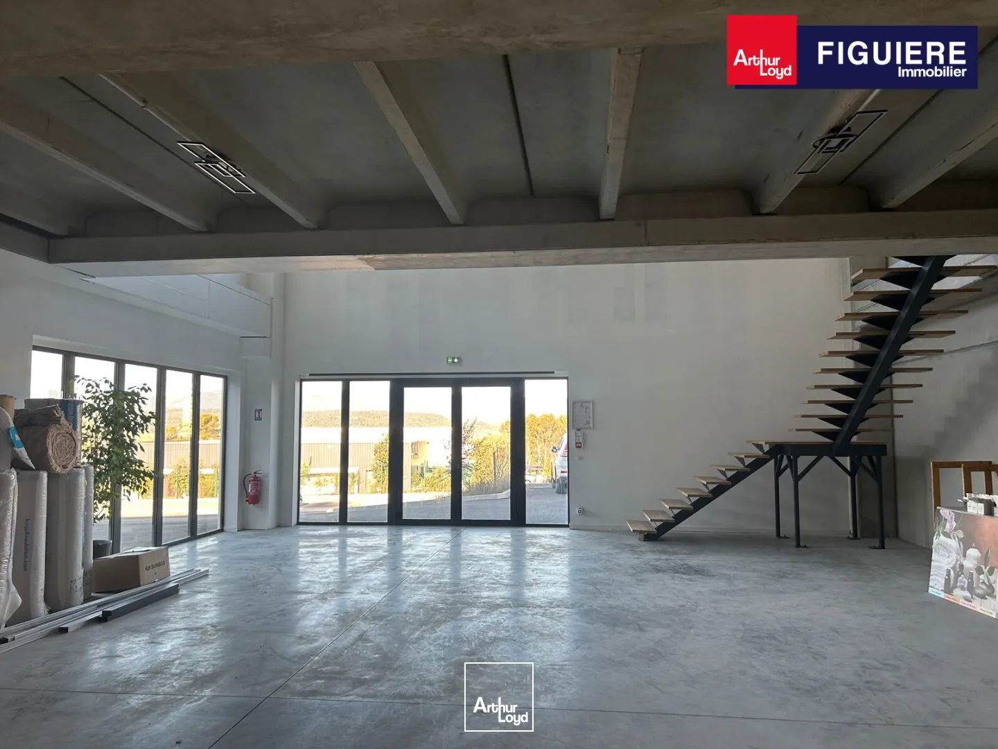 Locaux d'activité & Entrepôts - Location - SAINT ESTEVE JANSON - 13610 - 1139-1139 - 7659123