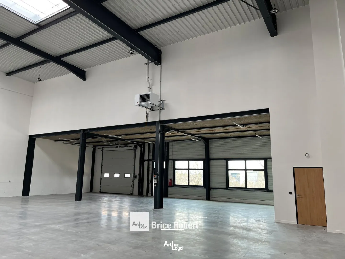 Locaux d'activité & Entrepôts - Location - SAINT PRIEST - 69800 - 0-10293 - 7659966