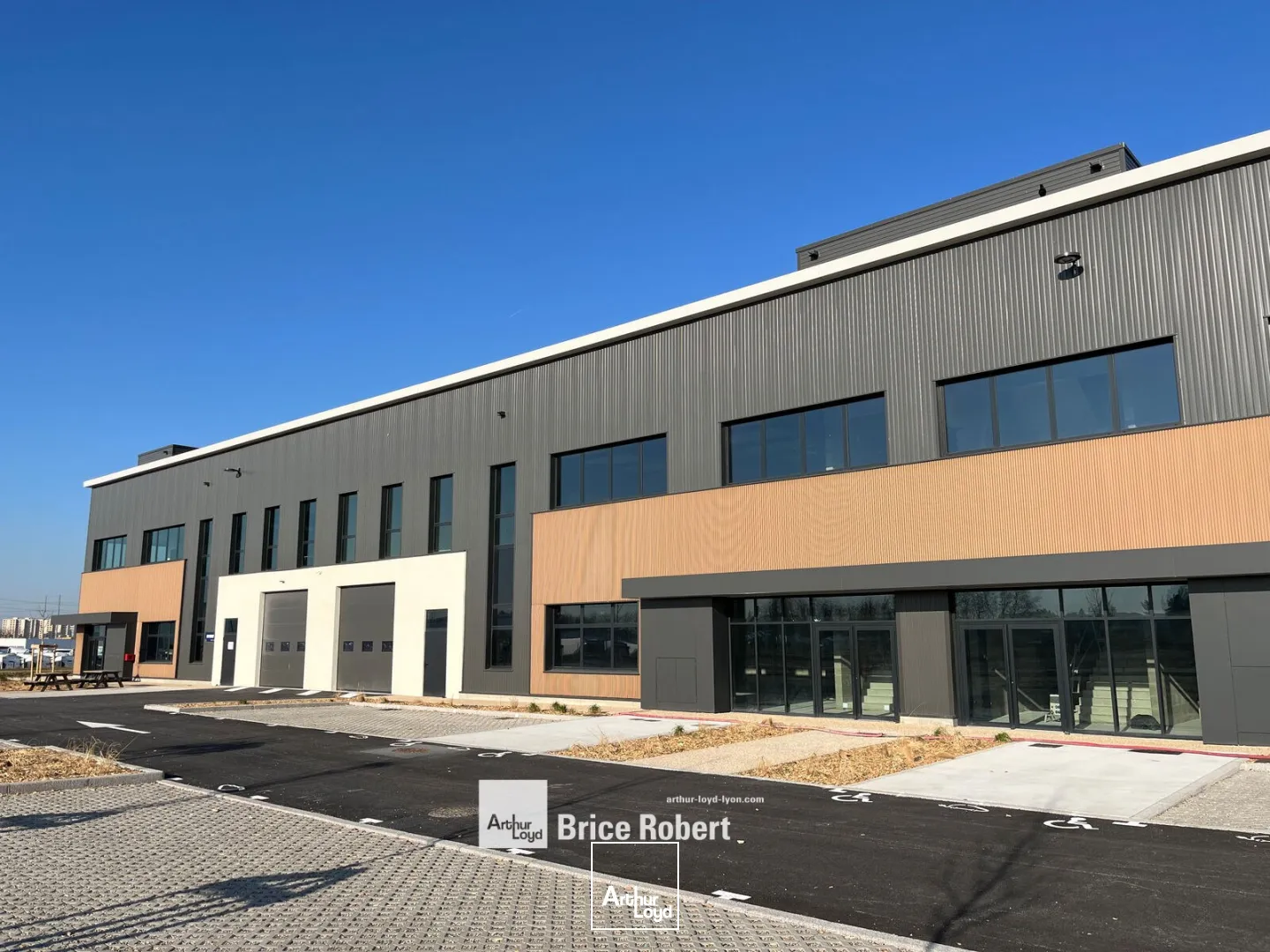 Locaux d'activité & Entrepôts - Location - SAINT PRIEST - 69800 - 0-10293 - 7659969