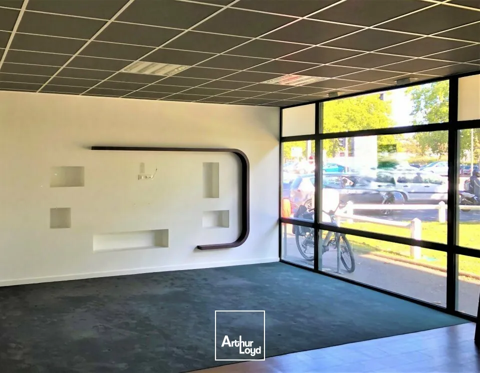 Locaux commerciaux - Location - POITIERS - 86000 - 121-121 - 7660681