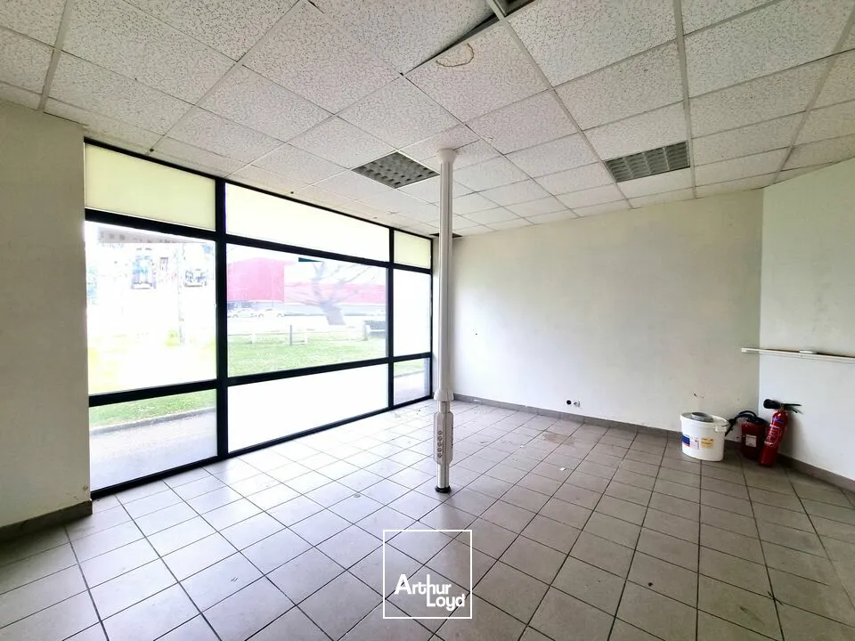 Locaux commerciaux - Location - POITIERS - 86000 - 121-121 - 7660682