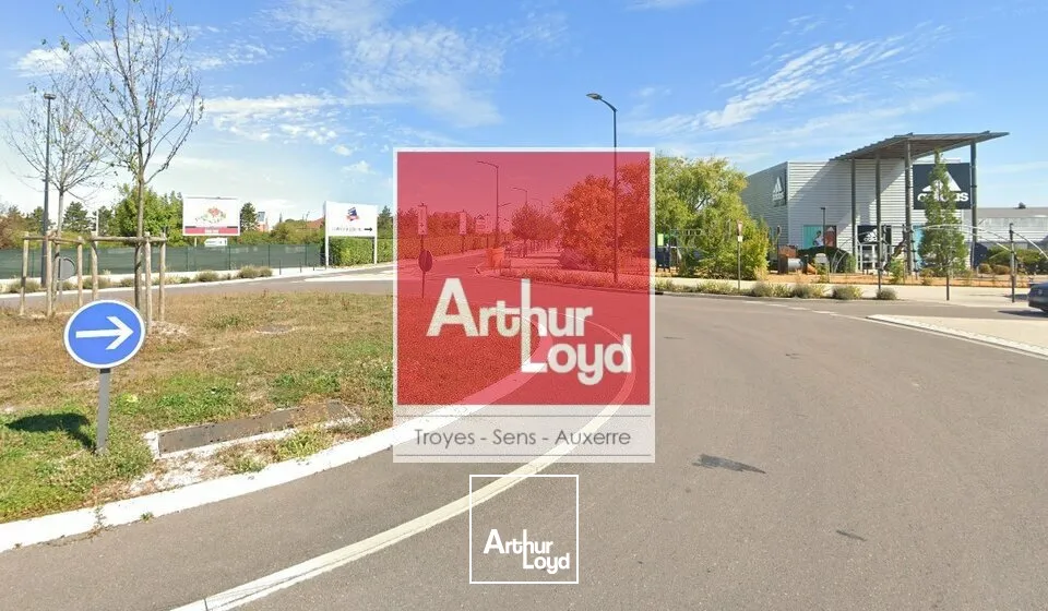 Locaux commerciaux - Location - PONT-SAINTE-MARIE - 10150 - 668-668 - 7660712