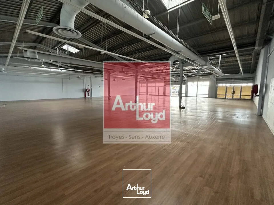 Locaux commerciaux - Location - PONT-SAINTE-MARIE - 10150 - 668-668 - 7660710