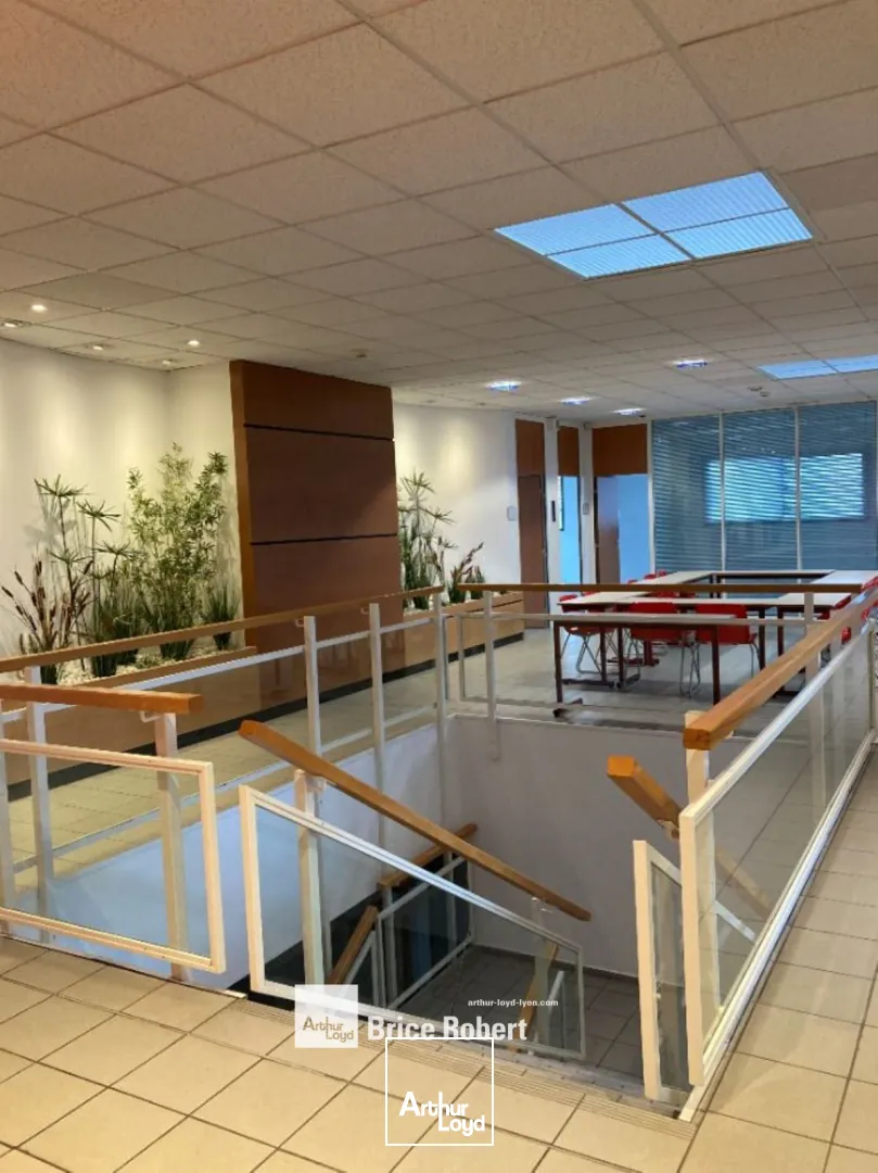 Bureaux - Location - VAULX EN VELIN - 69120 - 806-806 - 7661362