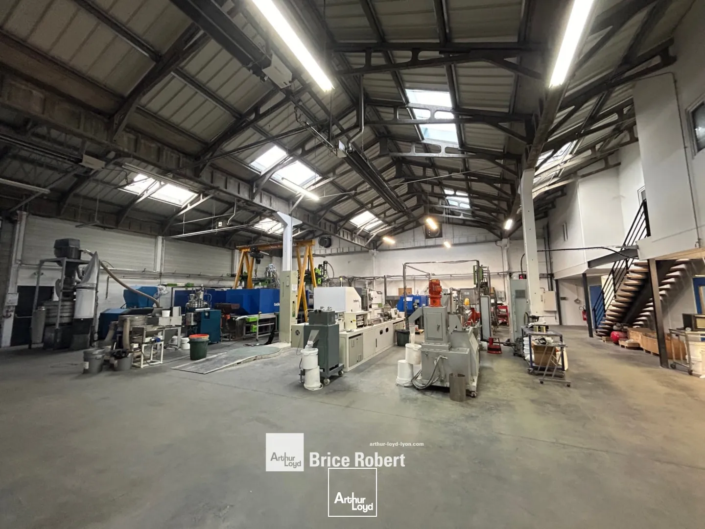 Locaux d'activité & Entrepôts - Location - SAINT PRIEST - 69800 - 941-941 - 7661383