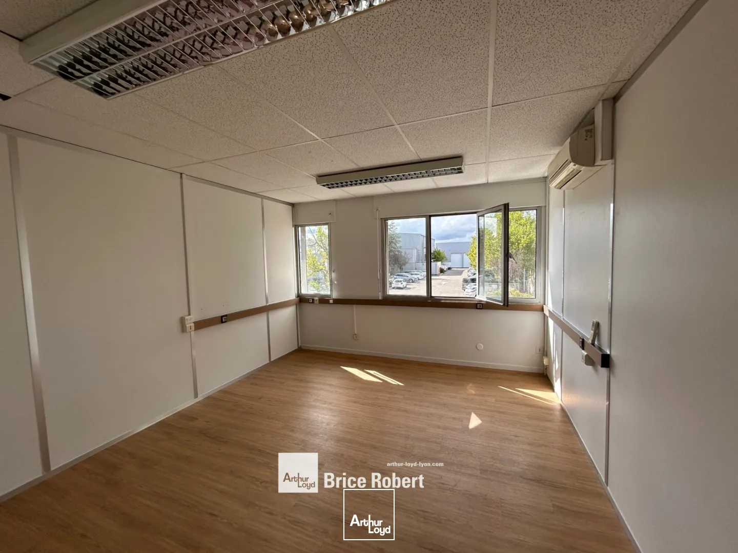 Locaux d'activité & Entrepôts - Location - CHASSIEU - 69680 - 1350-1350 - 7661421