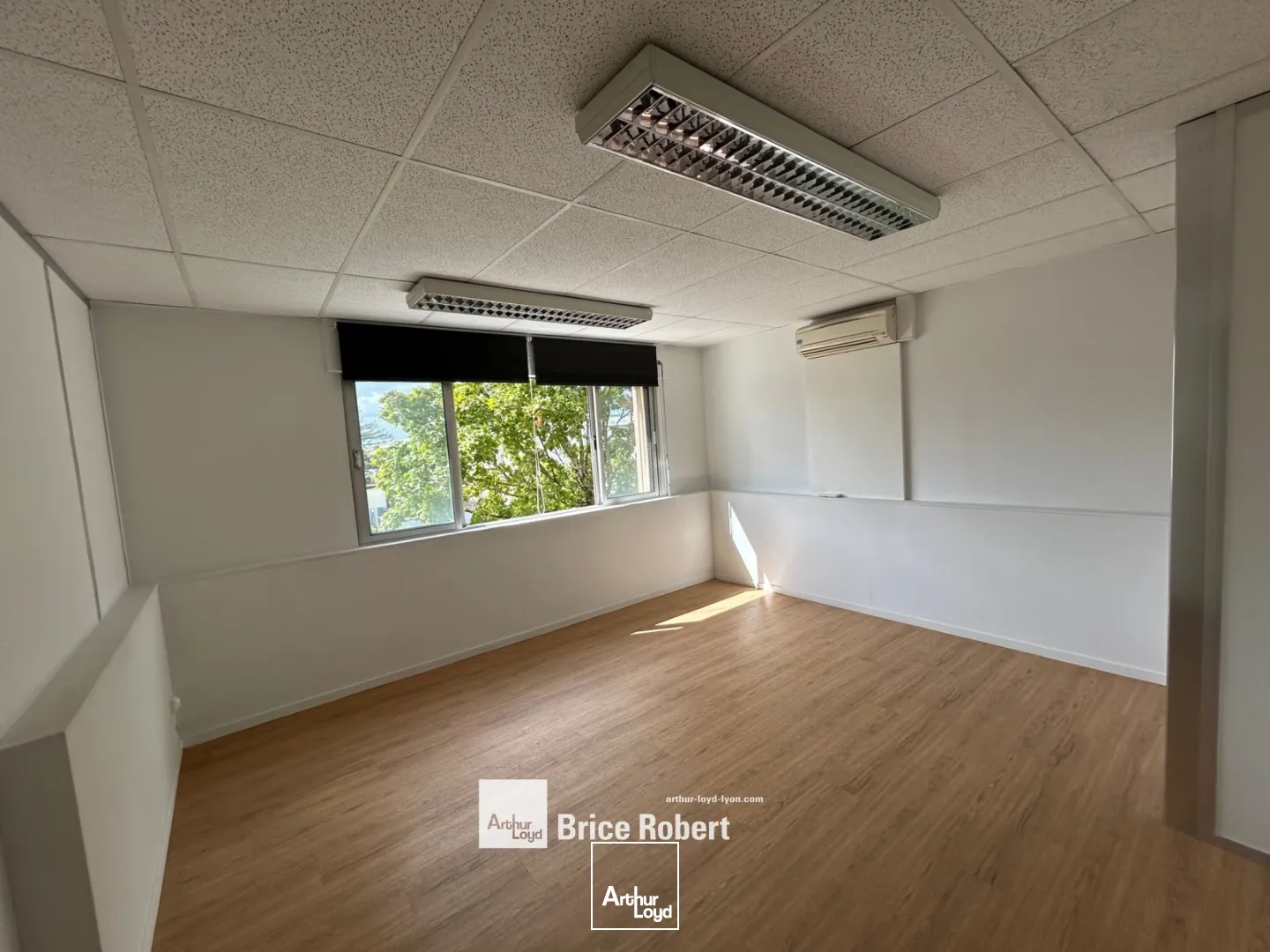 Locaux d'activité & Entrepôts - Location - CHASSIEU - 69680 - 1350-1350 - 7661422