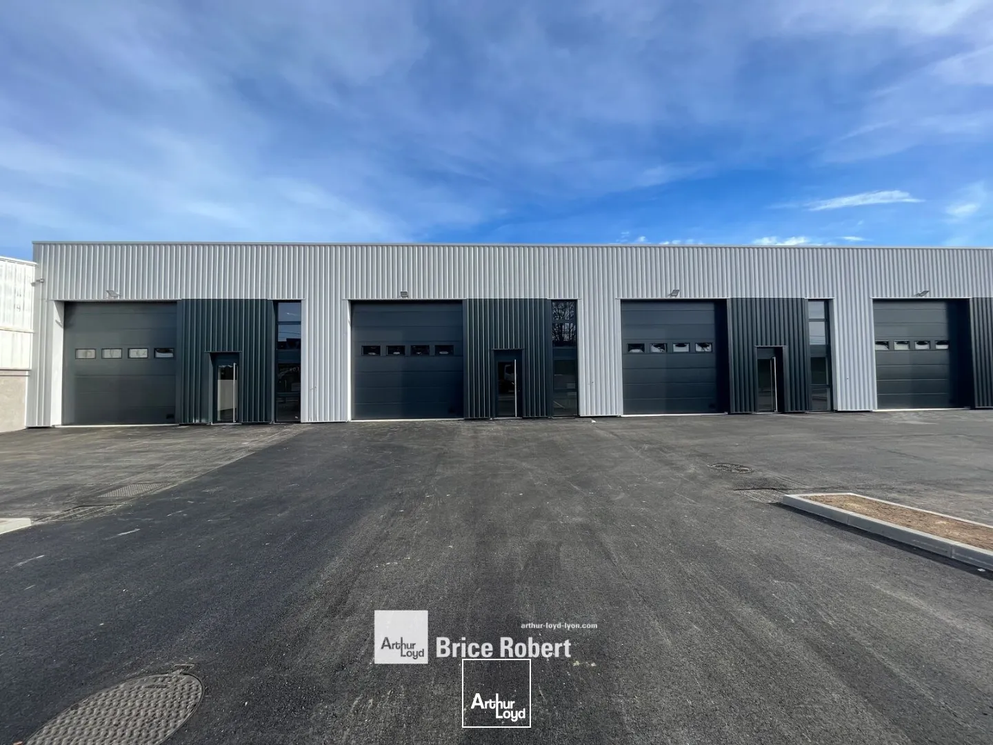 Locaux d'activité & Entrepôts - Location - MIONS - 69780 - 223-1115 - 7661425