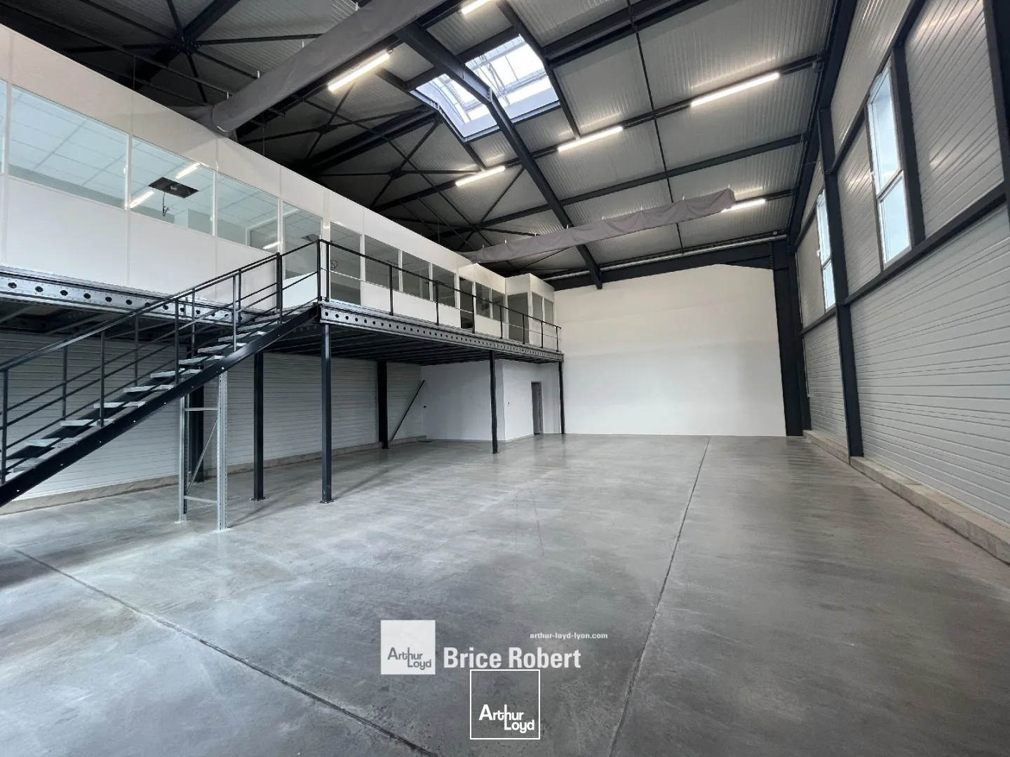 Locaux d'activité & Entrepôts - Location - CHASSIEU - 69680 - 360-360 - 7661444