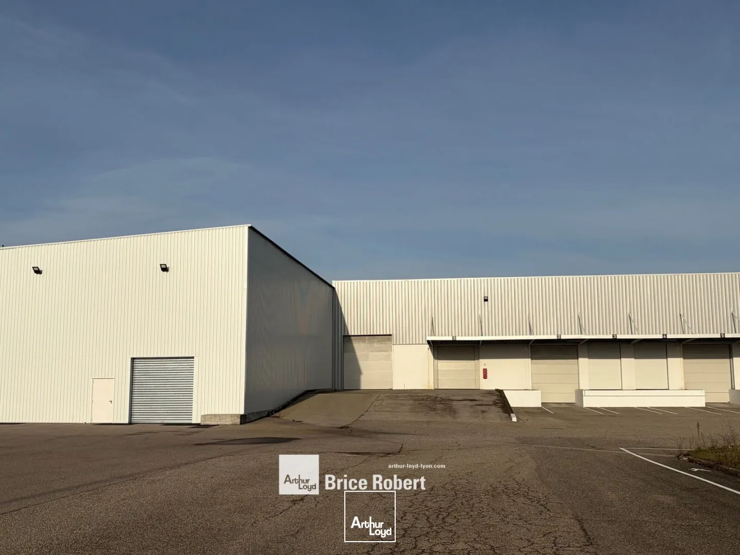 Locaux d'activité & Entrepôts - Location - CORBAS - 69960 - 6056-12445 - 7661460