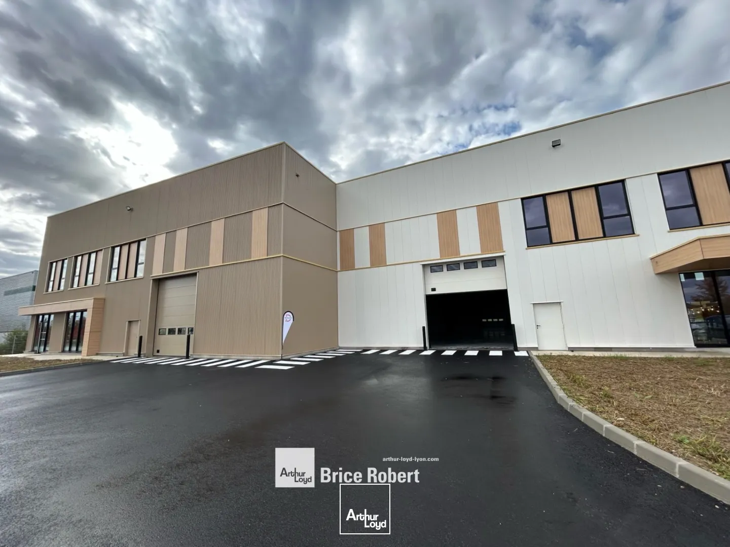 Locaux d'activité & Entrepôts - Location - VILLEFONTAINE - 38090 - 500-20200 - 7661473