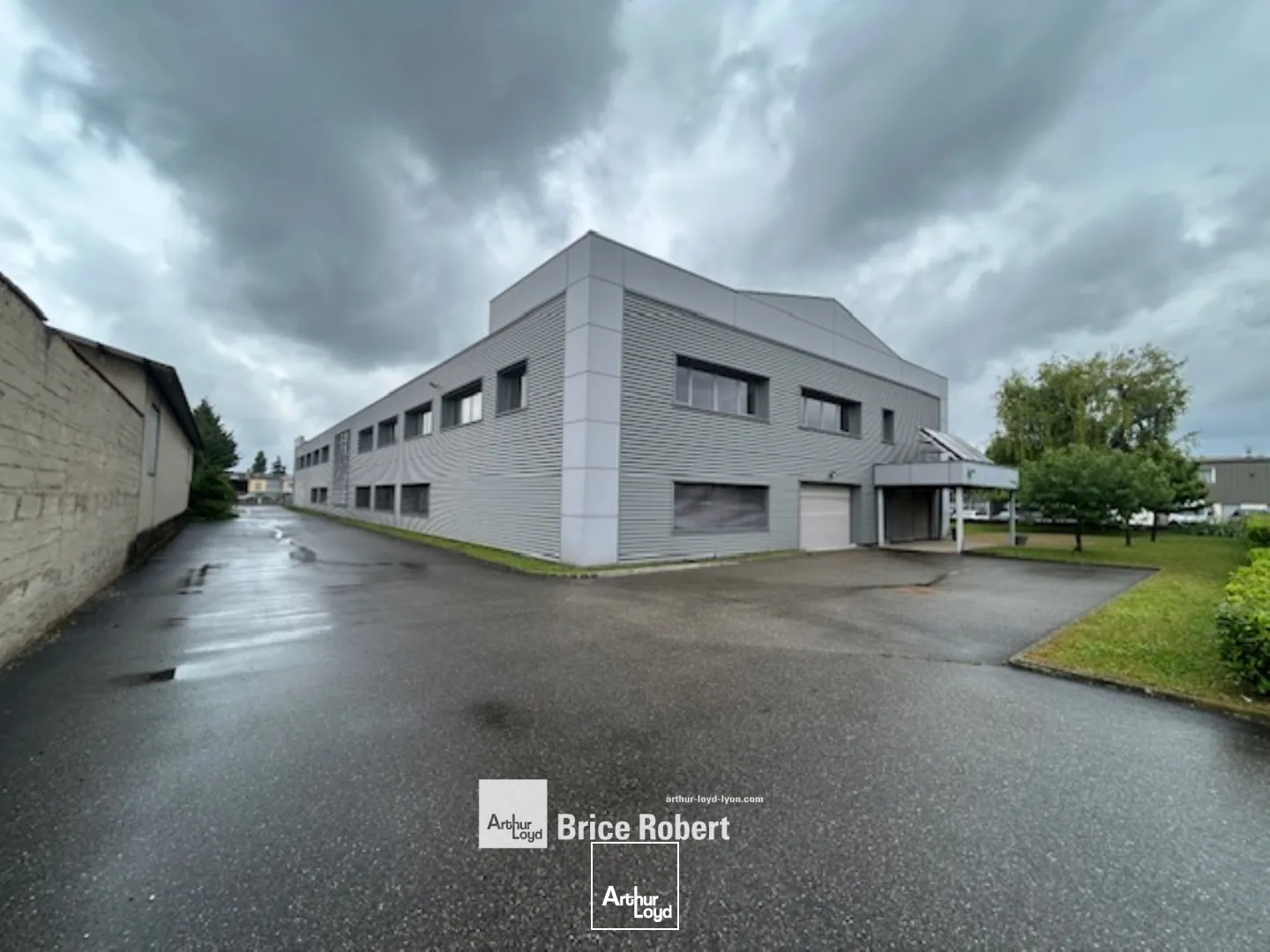 Locaux d'activité & Entrepôts - Location - DECINES CHARPIEU - 69150 - 420-3162 - 7661487