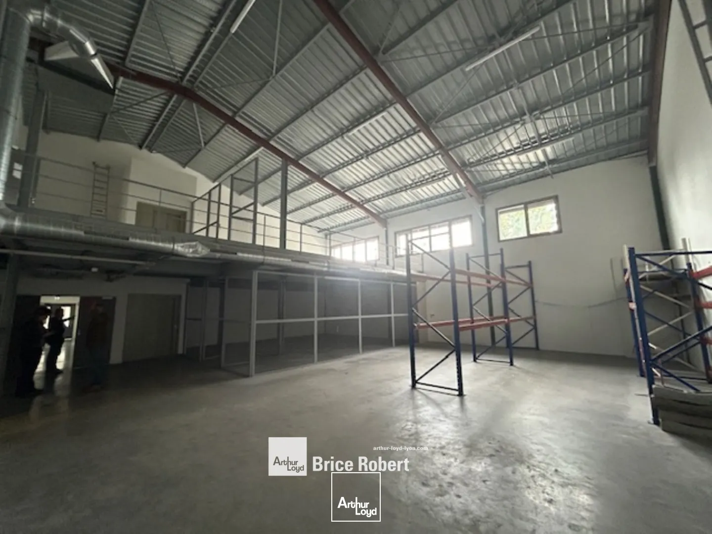 Locaux d'activité & Entrepôts - Location - DECINES CHARPIEU - 69150 - 420-3162 - 7661484