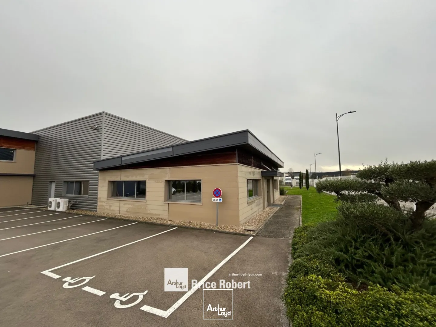 Locaux d'activité & Entrepôts - Location - VOURLES - 69390 - 870-870 - 7661511