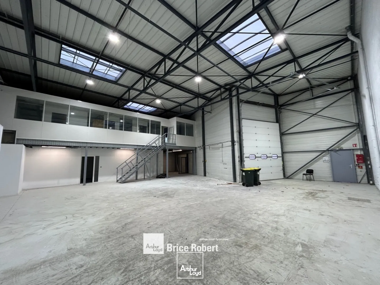 Locaux d'activité & Entrepôts - Location - SAINT PRIEST - 69800 - 500-500 - 7661531