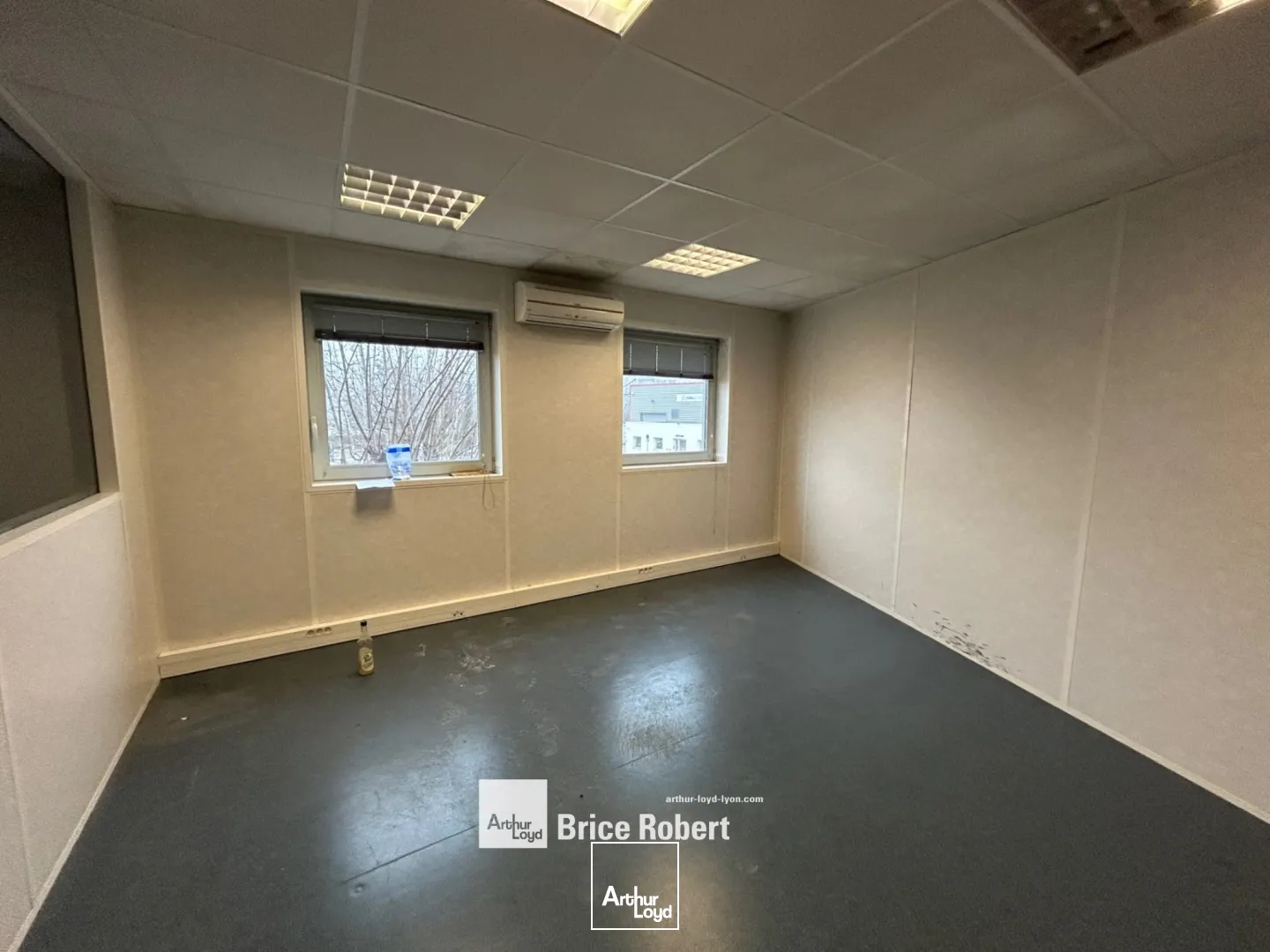 Locaux d'activité & Entrepôts - Location - SAINT PRIEST - 69800 - 500-500 - 7661532