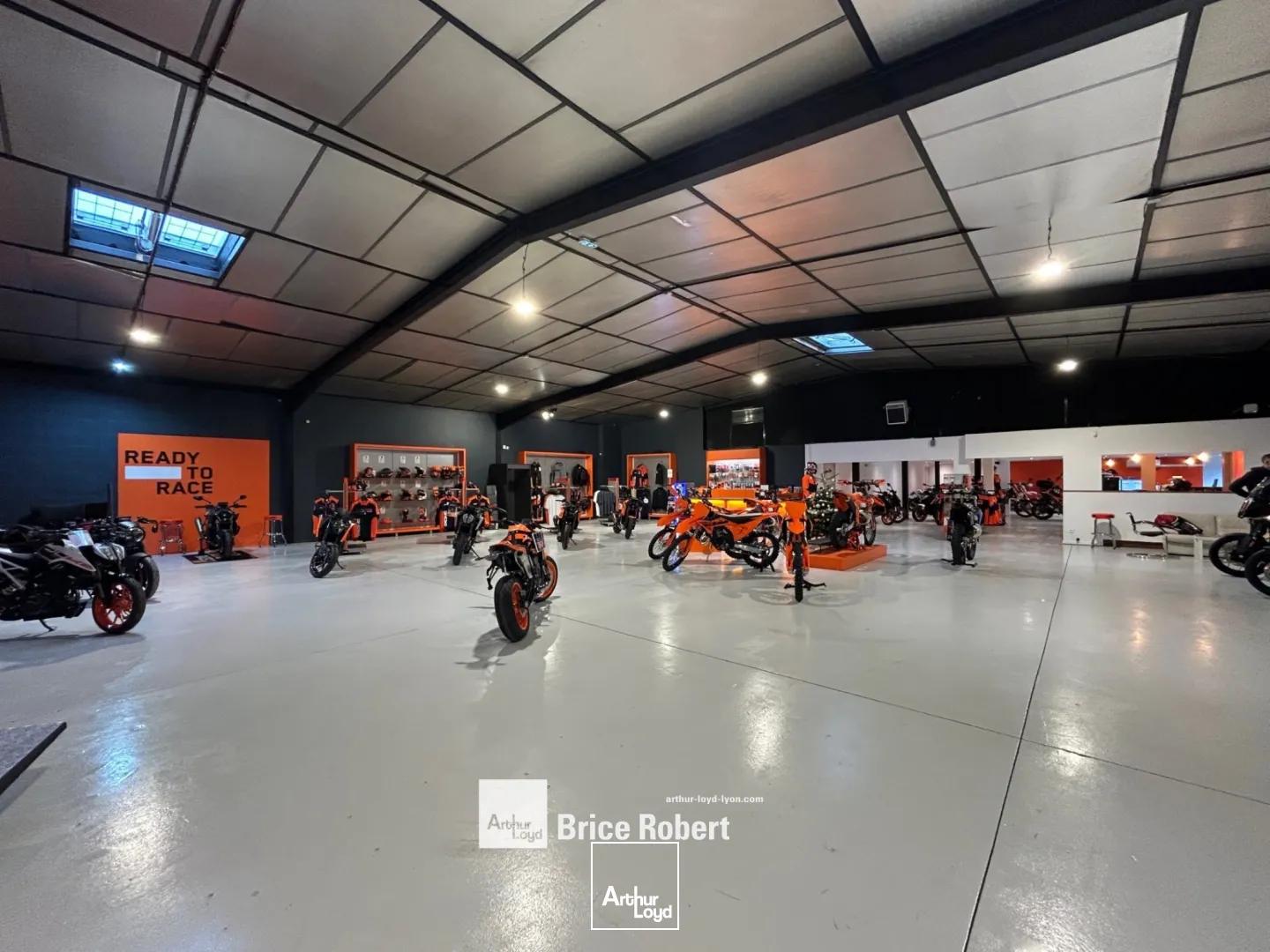 Locaux d'activité & Entrepôts - Vente - CIVRIEUX D'AZERGUES - 69380 - 3100-3100 - 7661537