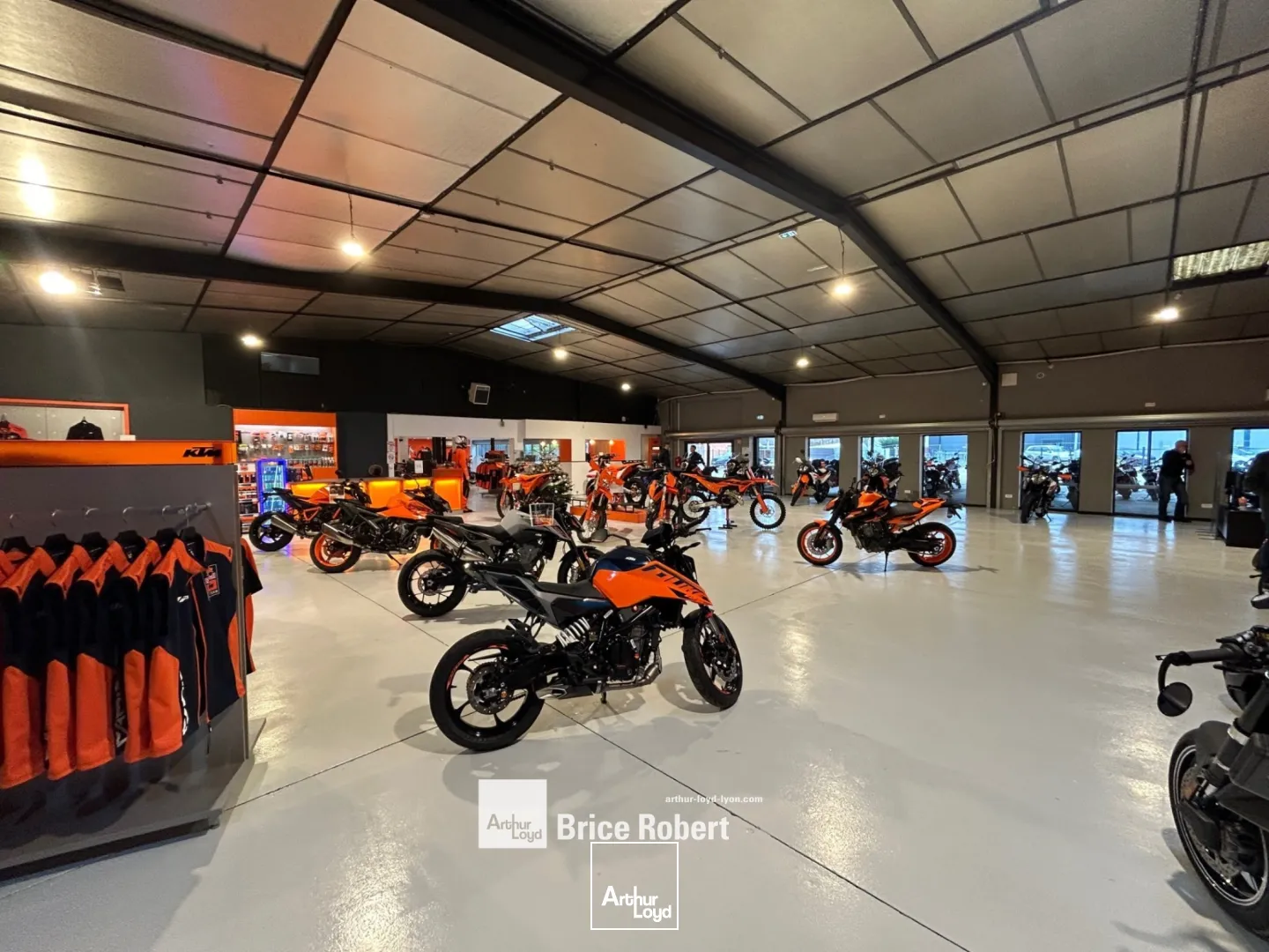 Locaux d'activité & Entrepôts - Vente - CIVRIEUX D'AZERGUES - 69380 - 3100-3100 - 7661538