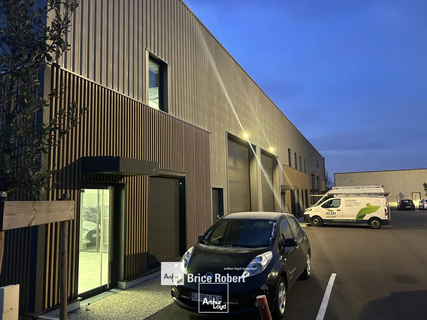 Locaux d'activité & Entrepôts - Location - CHASSIEU - 69680 - 229-229 - 7661570