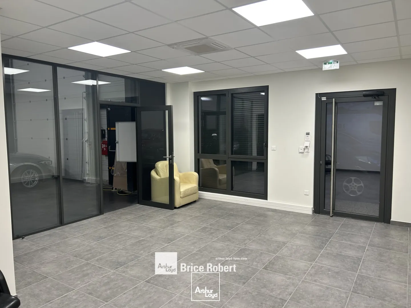 Locaux d'activité & Entrepôts - Location - CHASSIEU - 69680 - 229-229 - 7661569