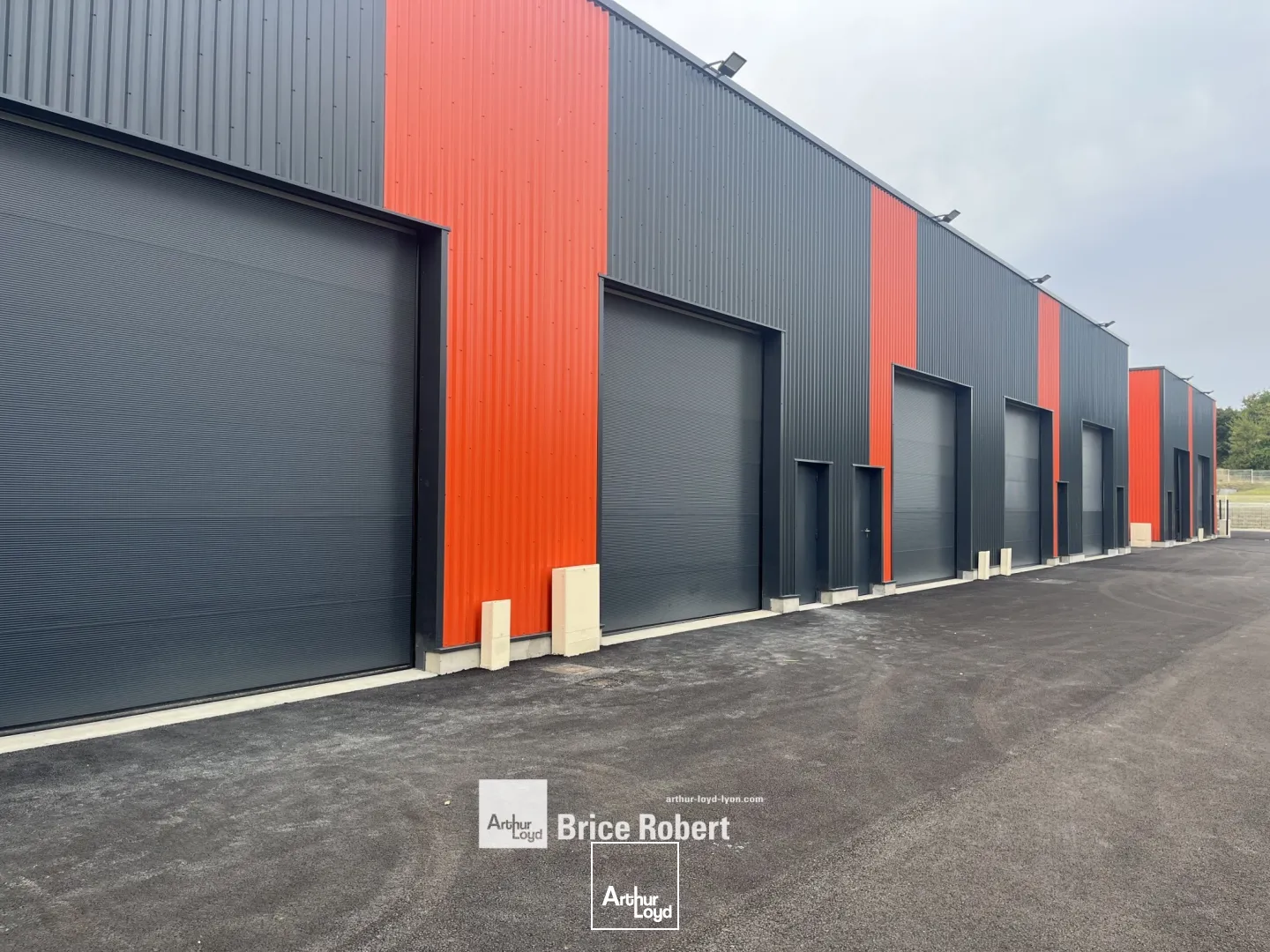 Locaux d'activité & Entrepôts - Vente - CHARVIEU CHAVAGNEUX - 38230 - 114.67-505.48 - 7661583