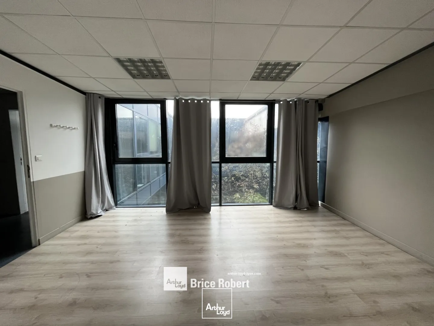 Locaux d'activité & Entrepôts - Location - GENAY - 69730 - 239-239 - 7661691