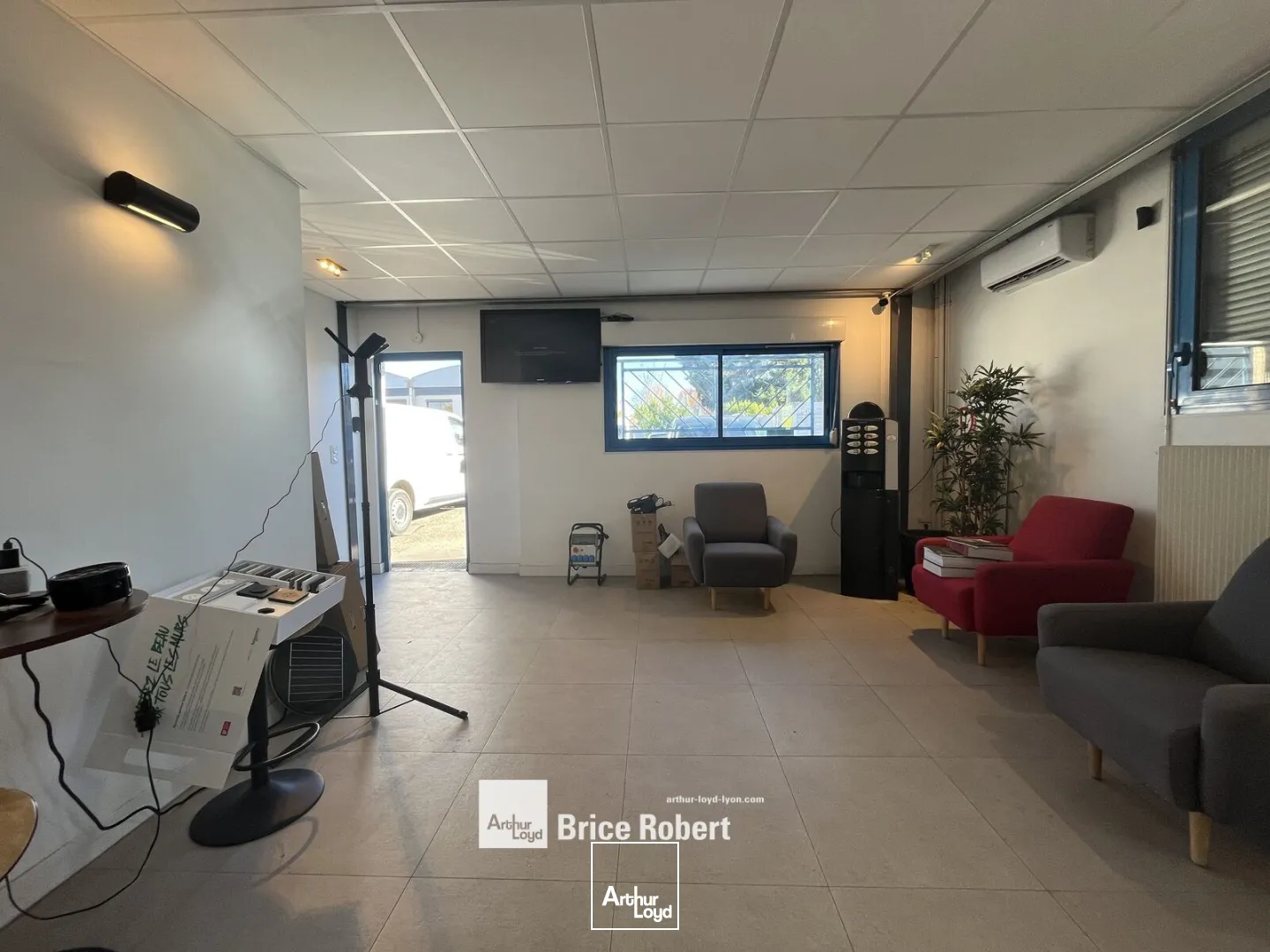 Locaux d'activité & Entrepôts - Vente - SAINT PRIEST - 69800 - 410-410 - 7661761