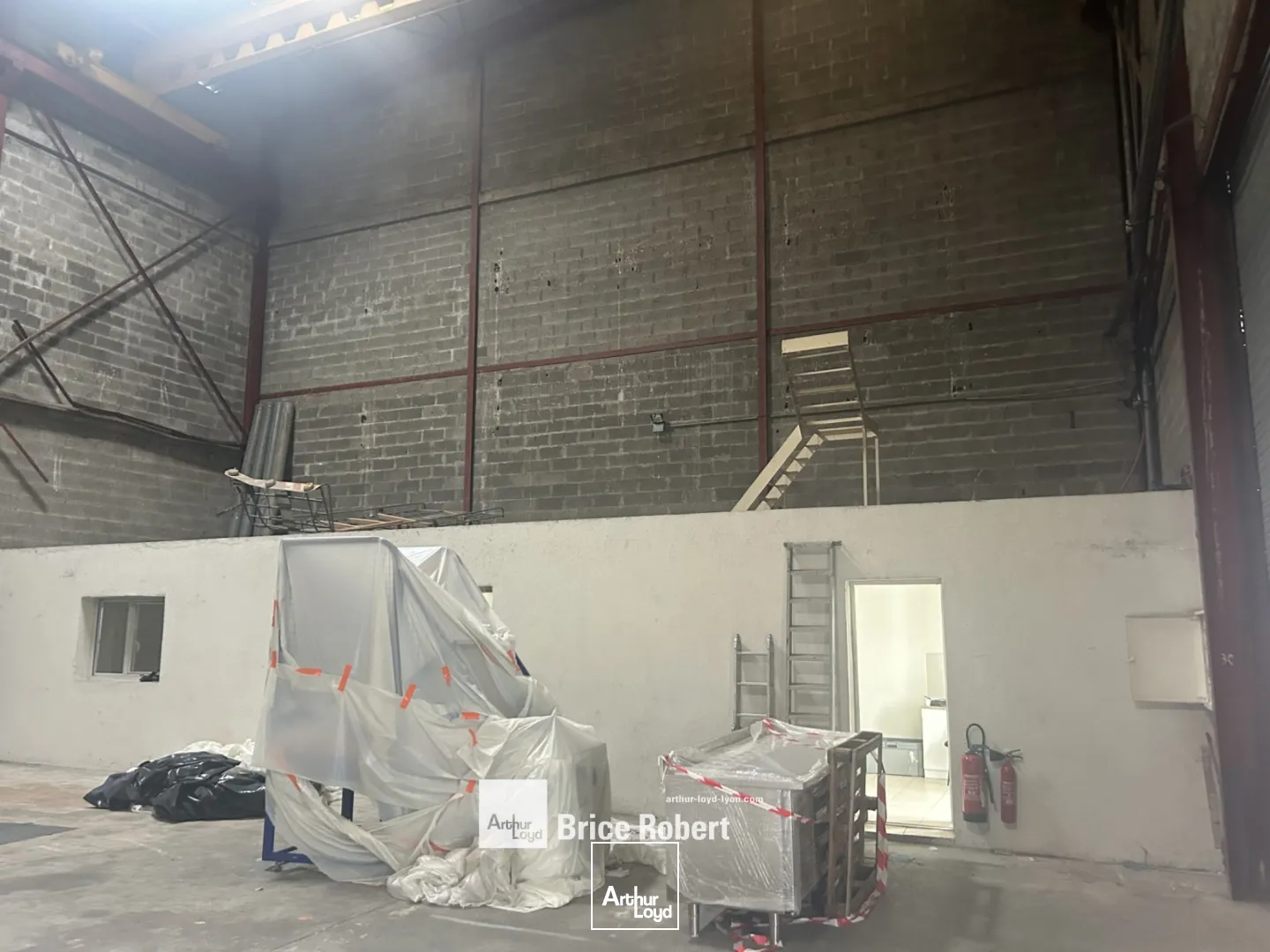 Locaux d'activité & Entrepôts - Location - VAULX EN VELIN - 69120 - 450-450 - 7661772