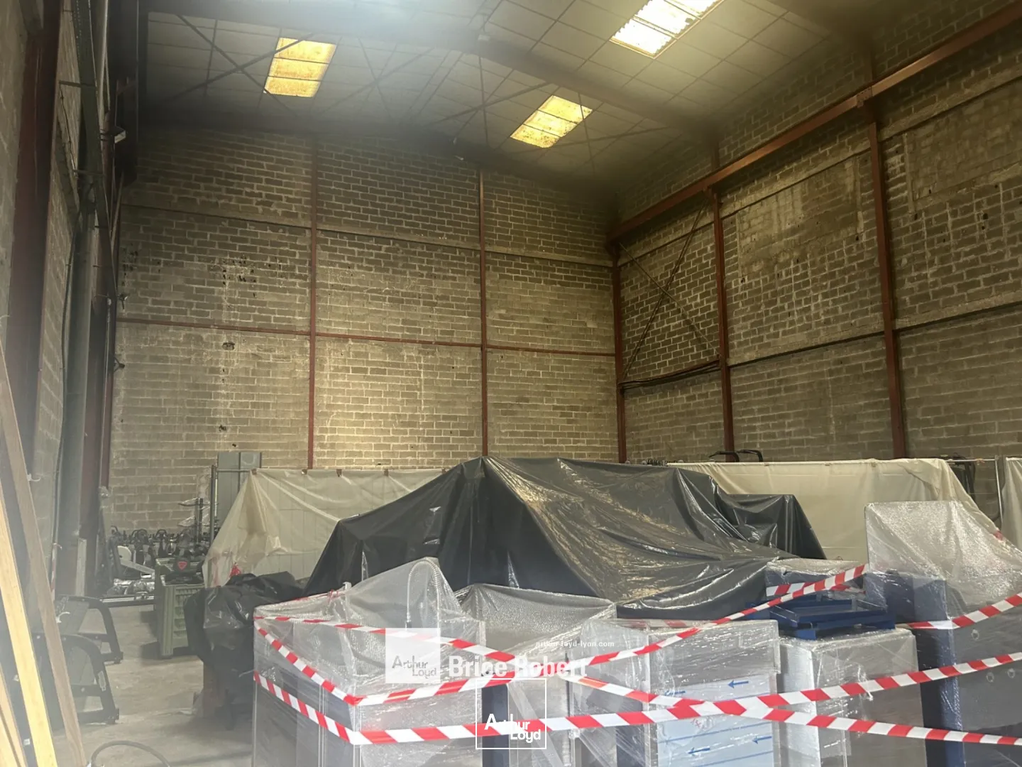 Locaux d'activité & Entrepôts - Location - VAULX EN VELIN - 69120 - 450-450 - 7661773