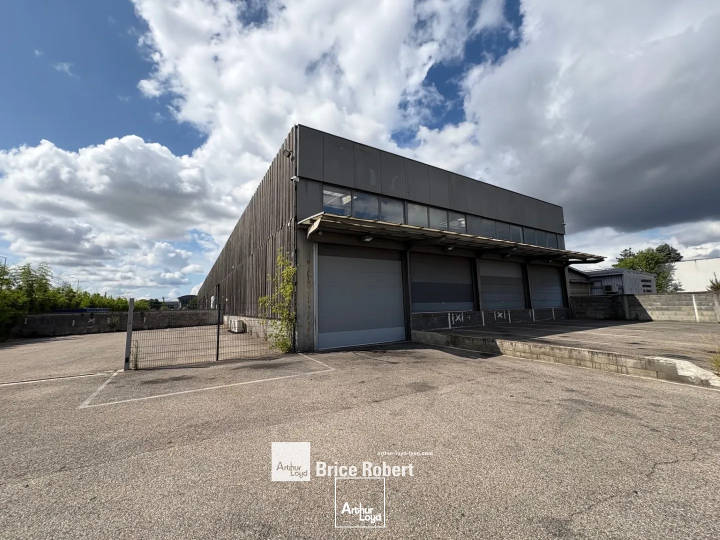 Locaux d'activité & Entrepôts - Location - SAINT PRIEST - 69800 - 500-1500 - 7661785