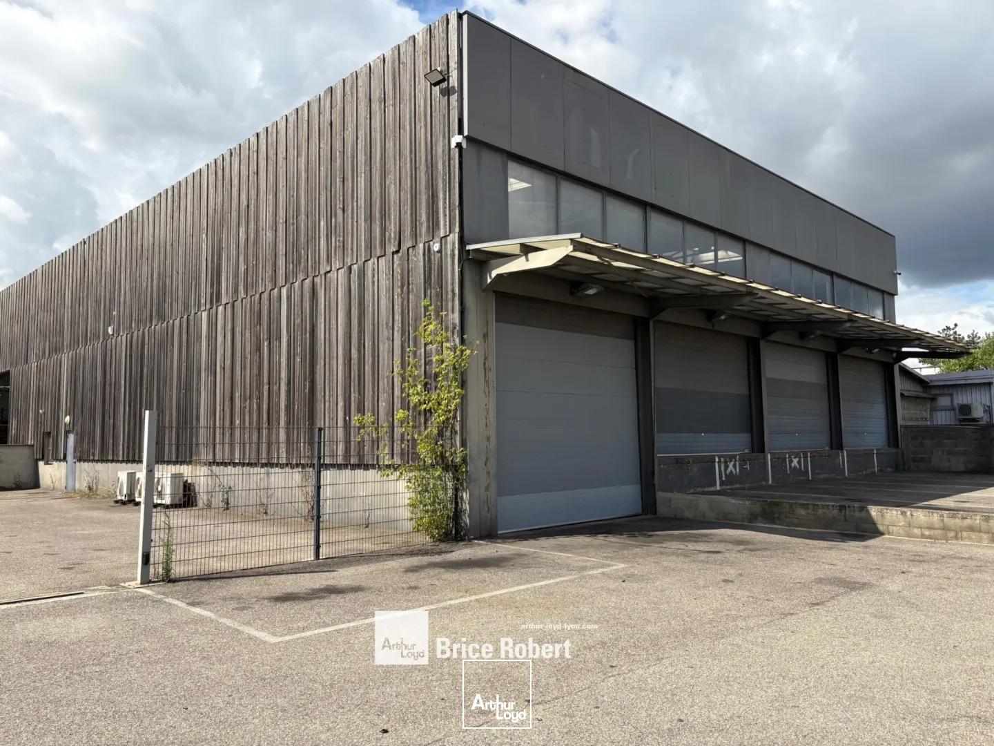 Locaux d'activité & Entrepôts - Location - SAINT PRIEST - 69800 - 500-1500 - 7661784