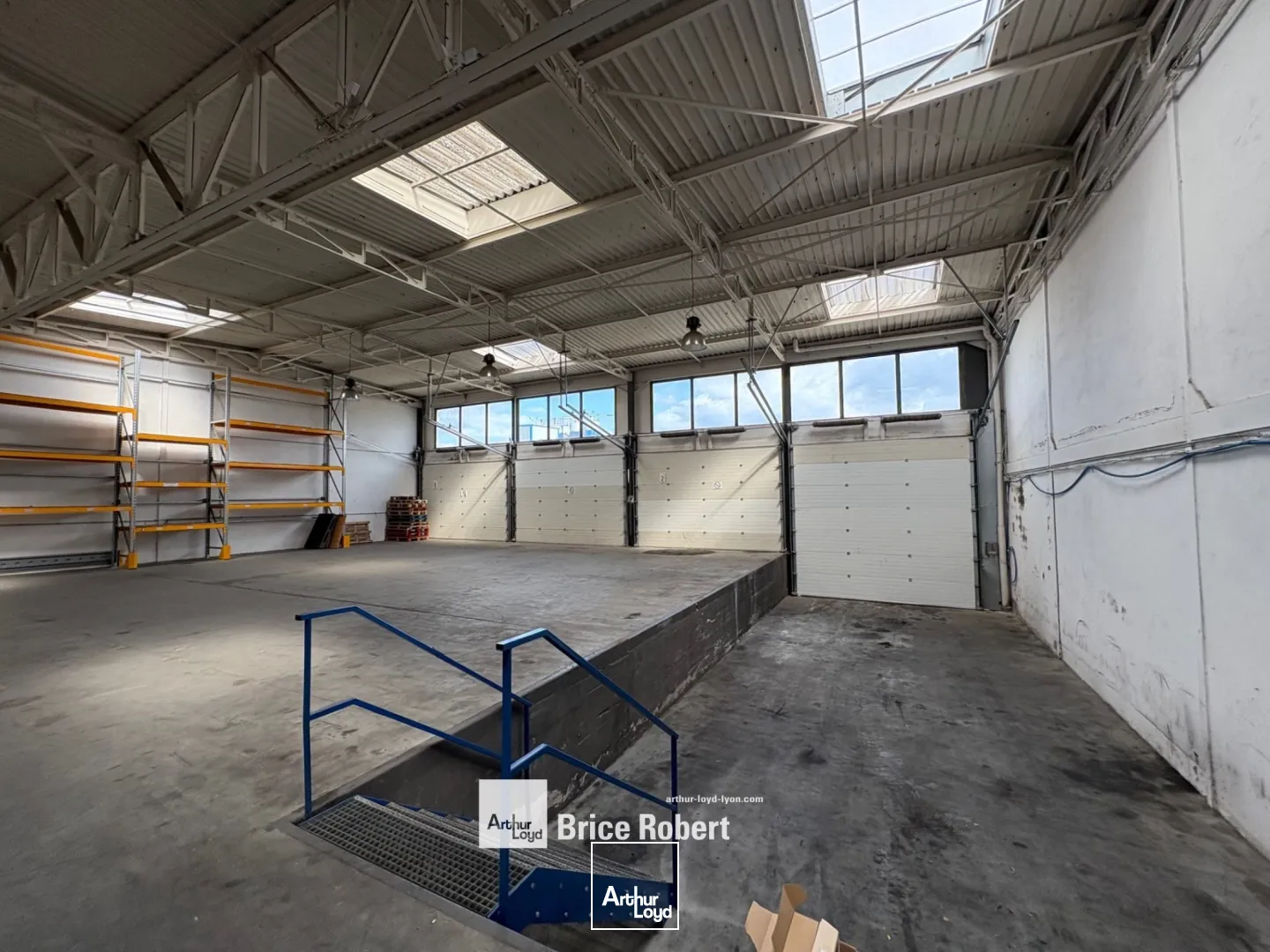 Locaux d'activité & Entrepôts - Location - SAINT PRIEST - 69800 - 500-1500 - 7661781