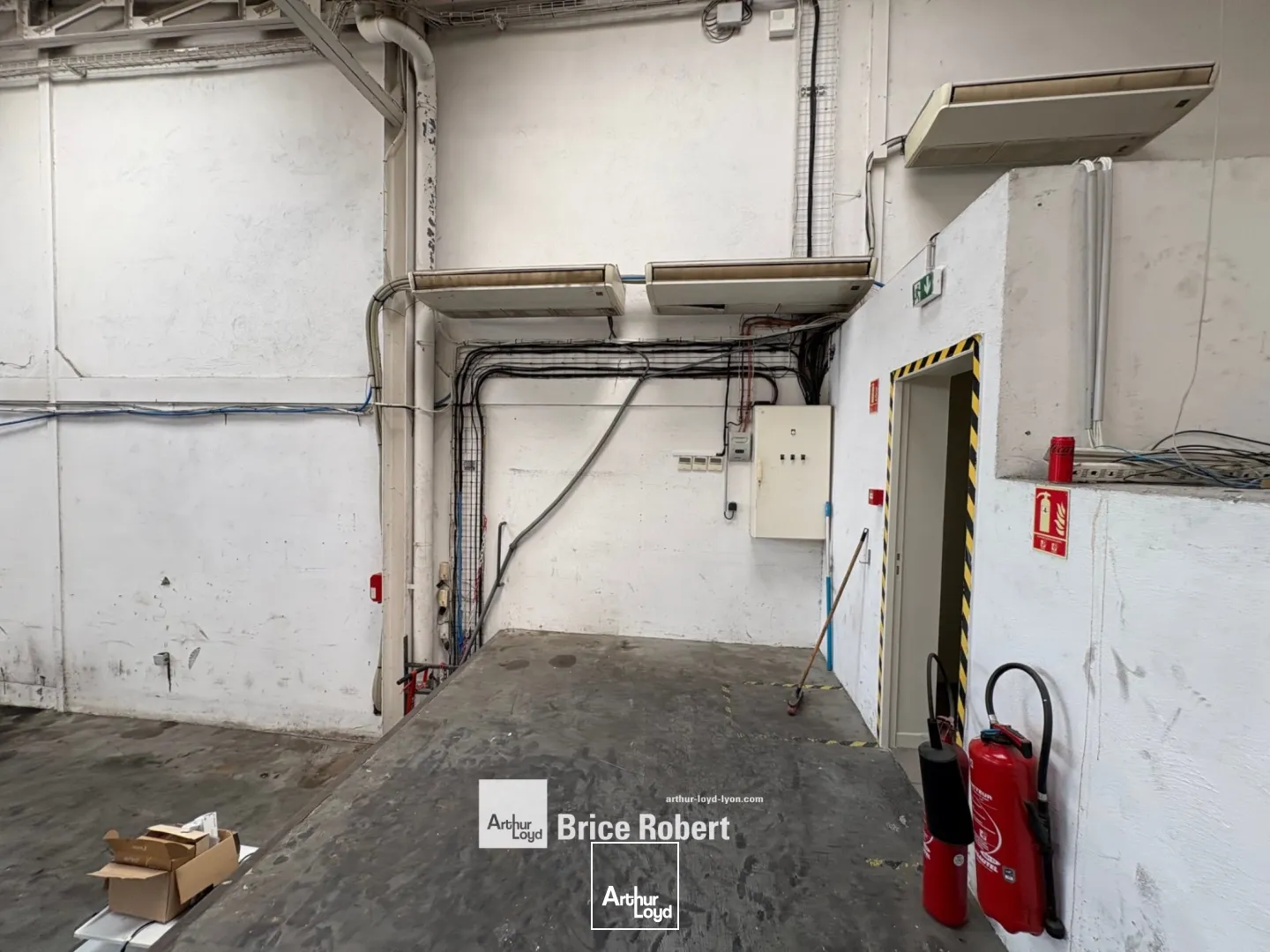 Locaux d'activité & Entrepôts - Location - SAINT PRIEST - 69800 - 500-1500 - 7661783