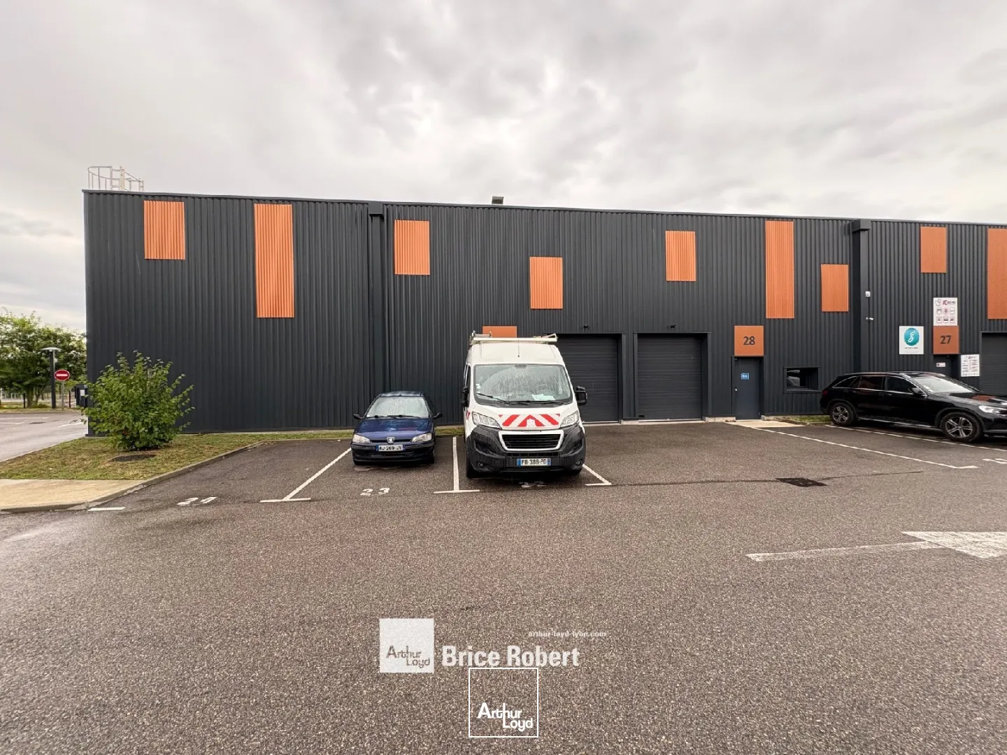 Locaux d'activité & Entrepôts - Vente - VAULX MILIEU - 38090 - 446.7-446.7 - 7661819