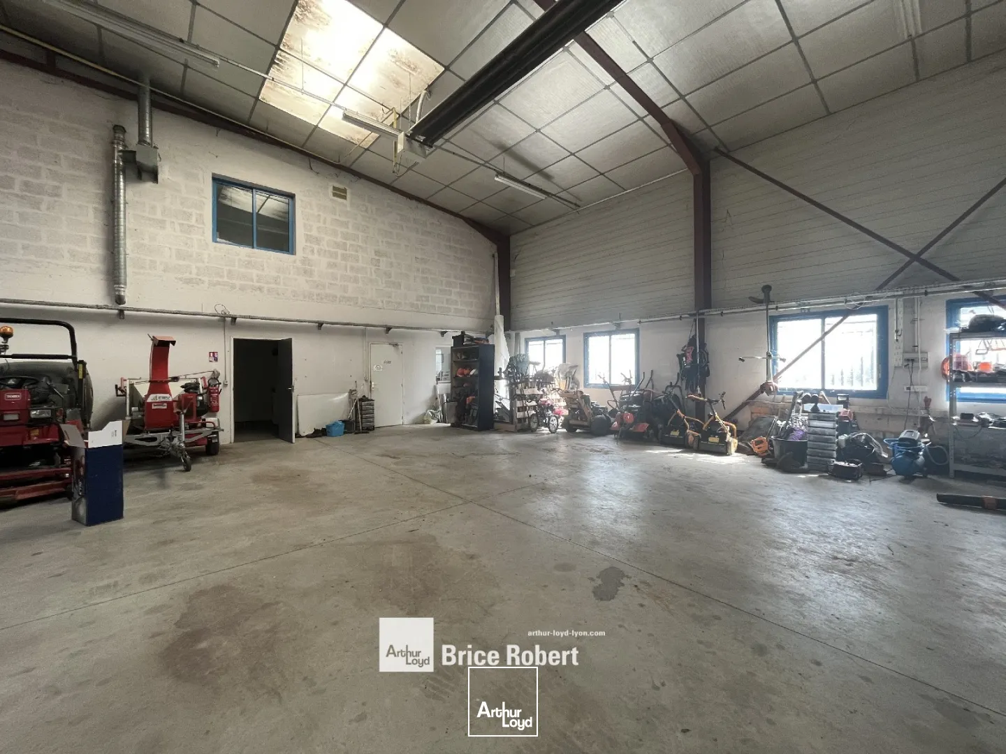 Locaux d'activité & Entrepôts - Location - CHASSIEU - 69680 - 230-230 - 7661838