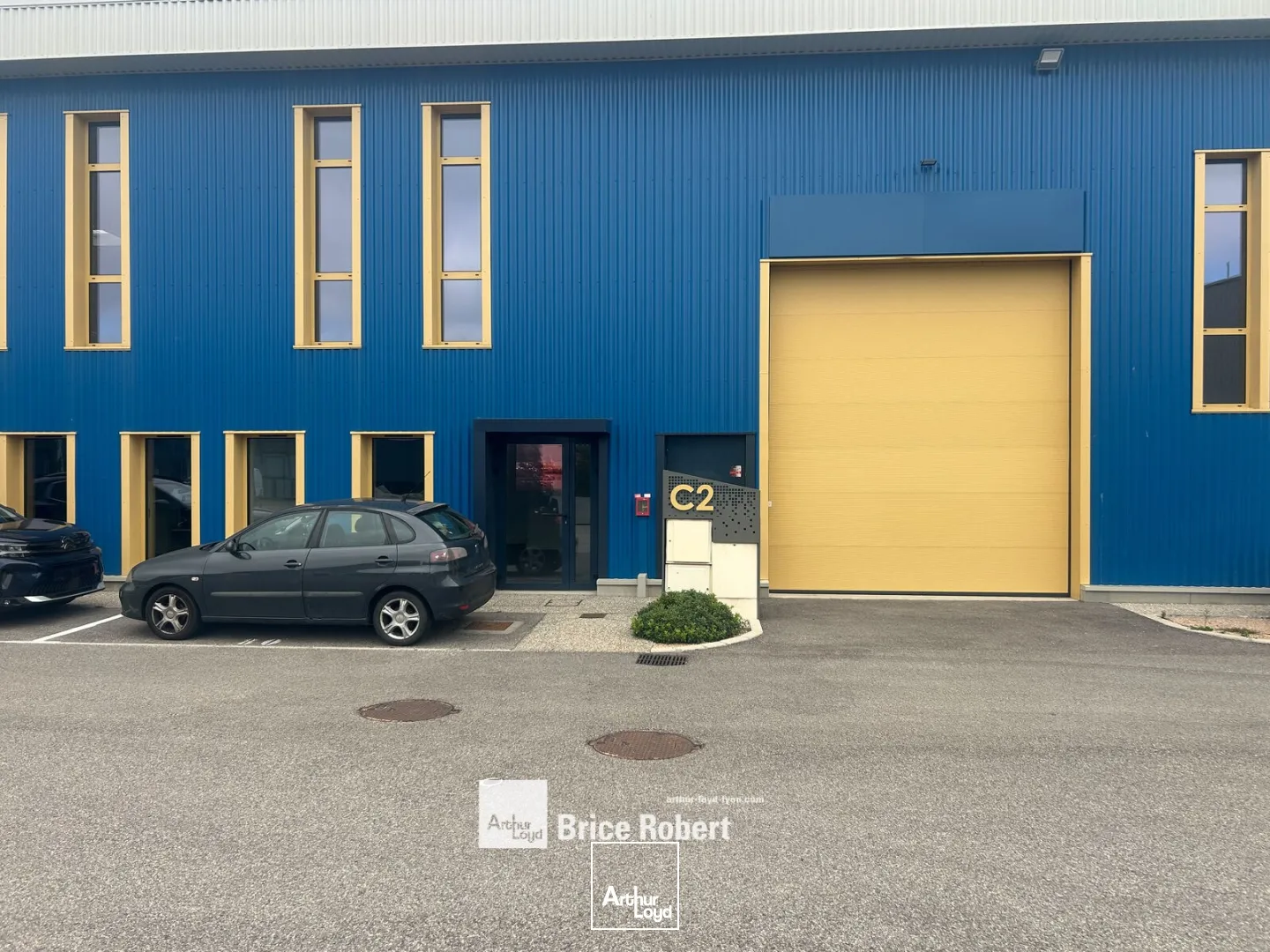 Locaux d'activité & Entrepôts - Location - SAINT BONNET DE MURE - 69720 - 218-1059 - 7661921