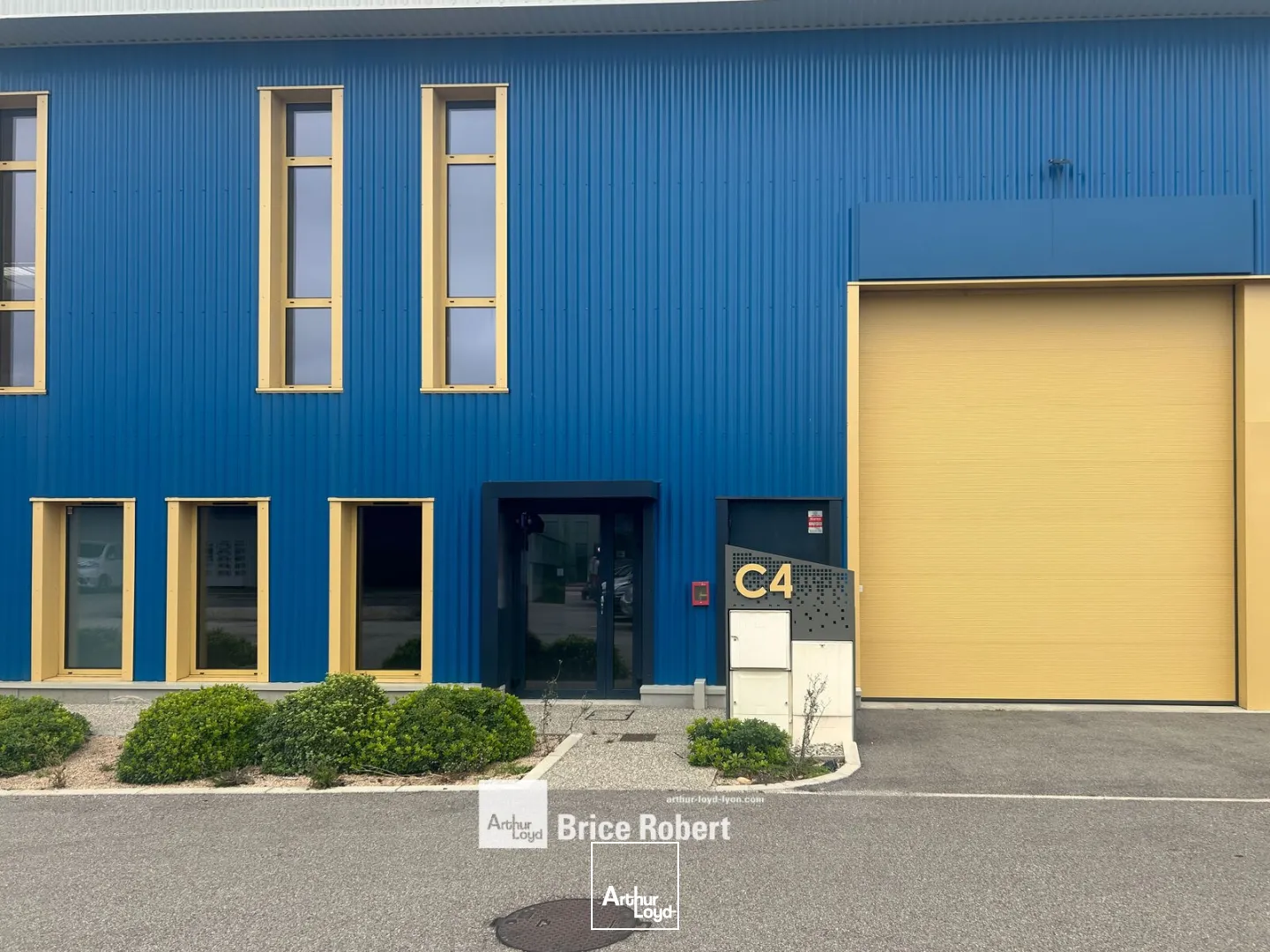 Locaux d'activité & Entrepôts - Location - SAINT BONNET DE MURE - 69720 - 218-1059 - 7661916