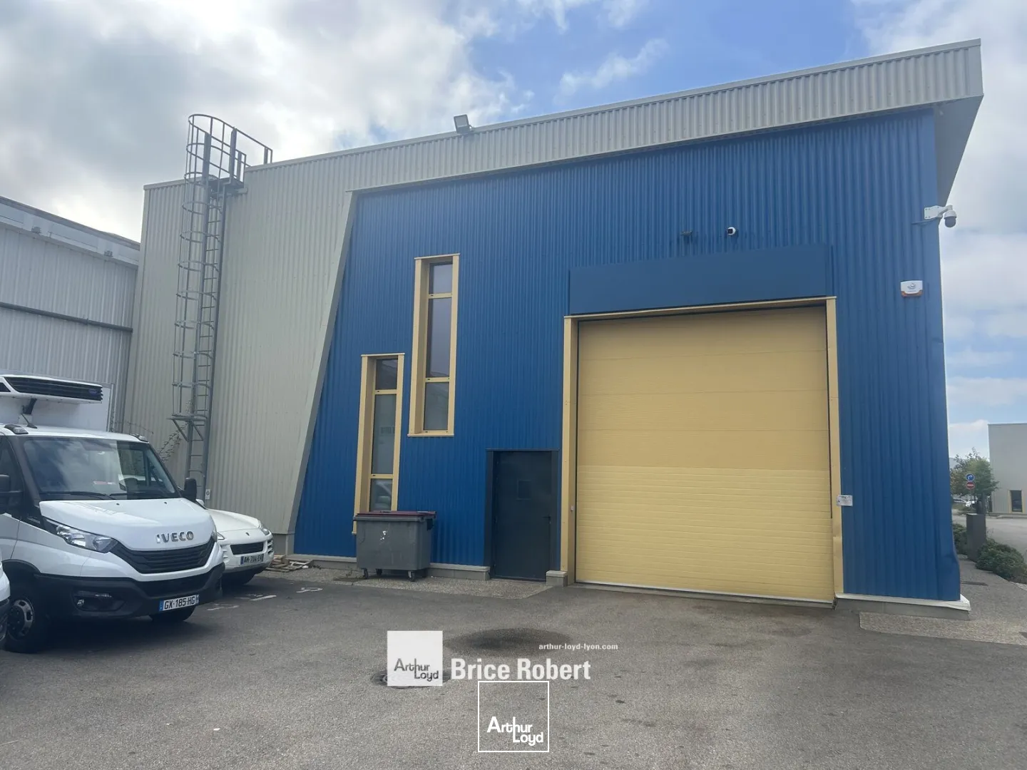 Locaux d'activité & Entrepôts - Location - SAINT BONNET DE MURE - 69720 - 218-1059 - 7661922