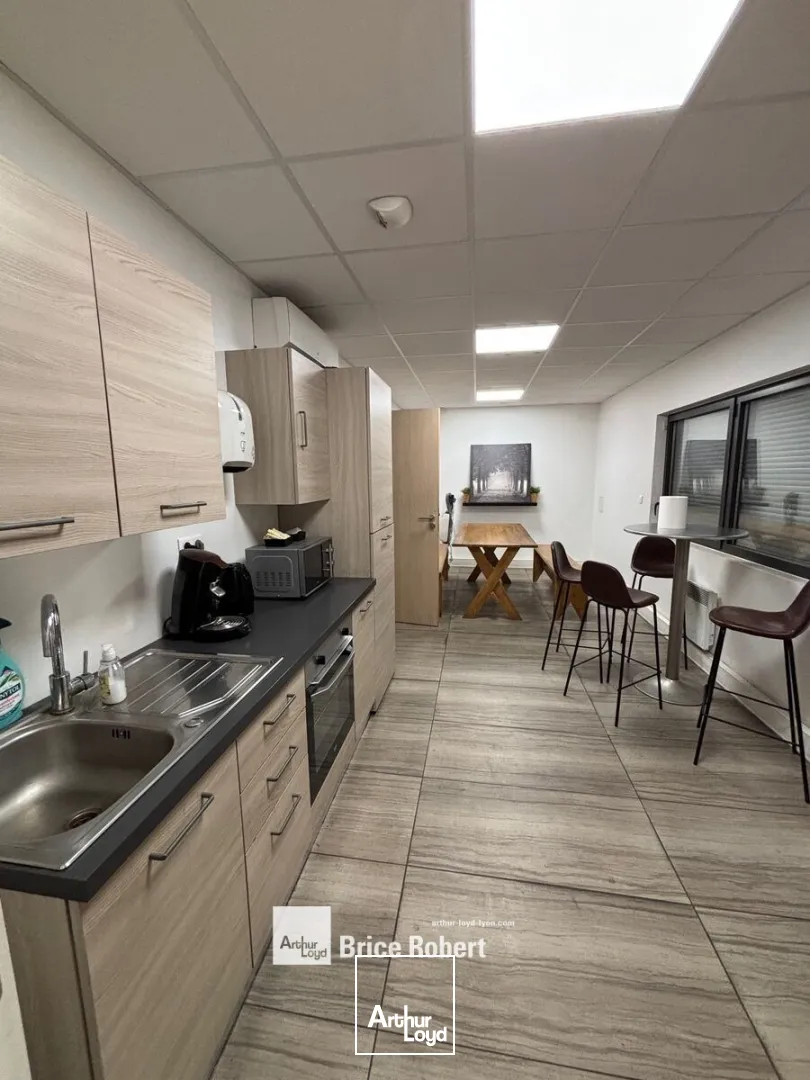 Locaux d'activité & Entrepôts - Location - CHASSIEU - 69680 - 600-600 - 7661974