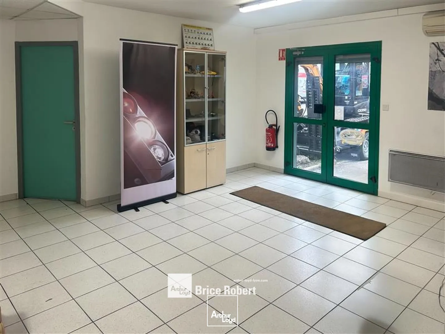 Locaux d'activité & Entrepôts - Location - SAINT BONNET DE MURE - 69720 - 518-518 - 7661990