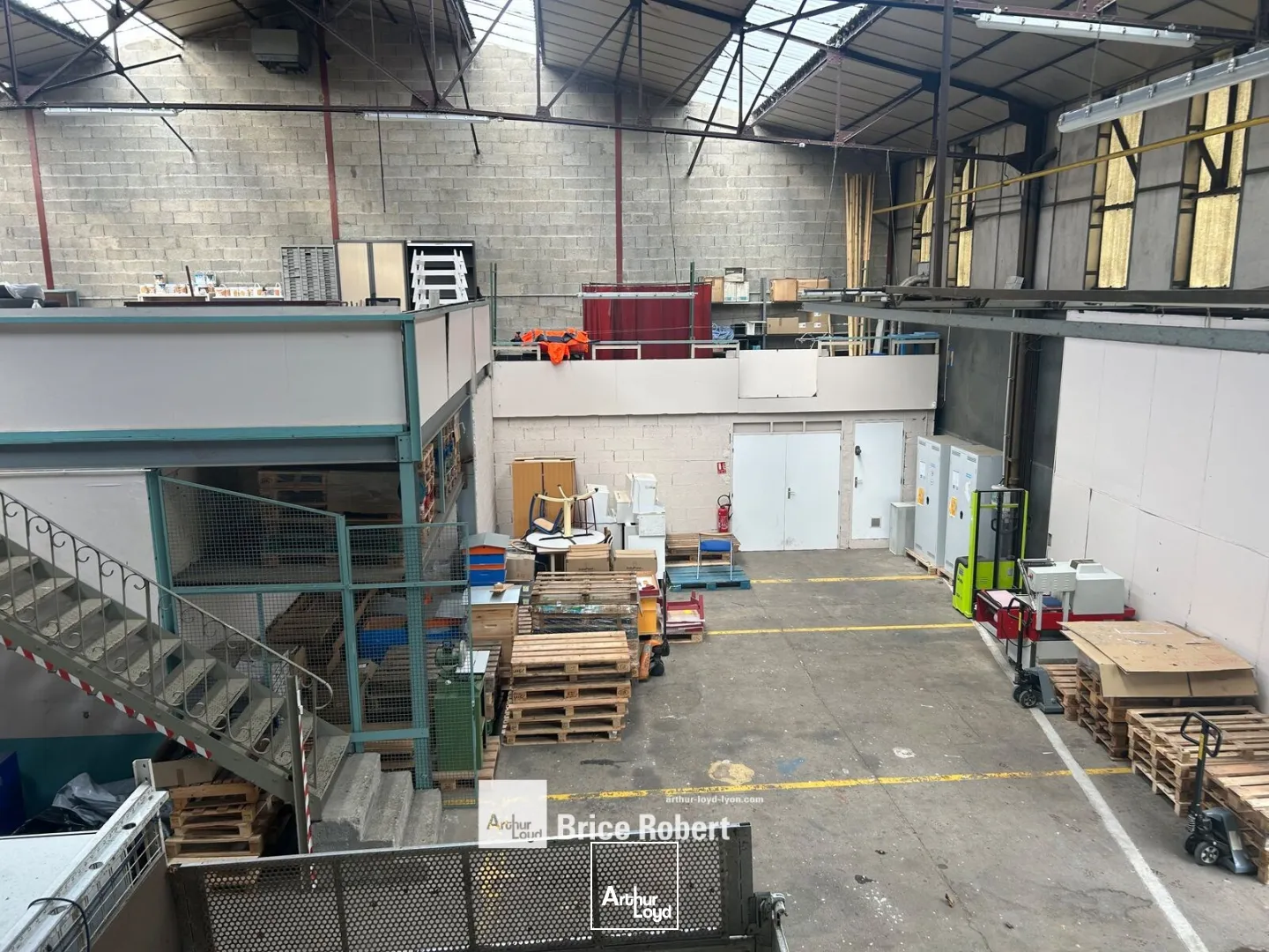 Locaux d'activité & Entrepôts - Vente - VILLEFRANCHE SUR SAONE - 69400 - 230-922 - 7662137