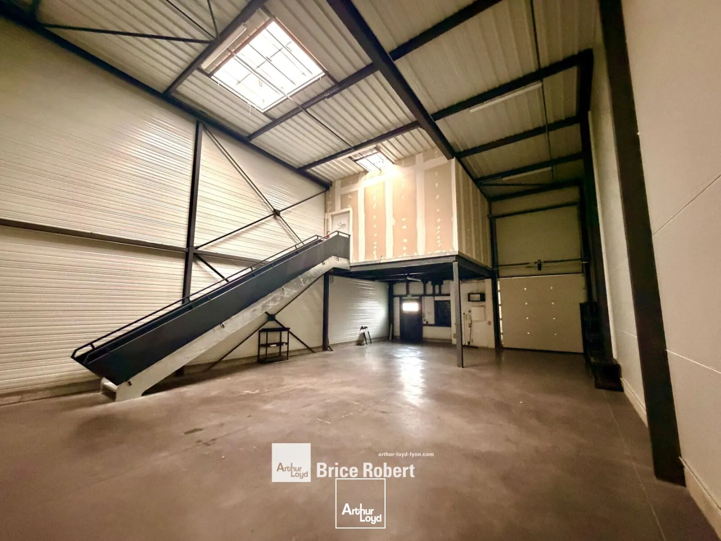 Locaux d'activité & Entrepôts - Location - MIRIBEL - 01700 - 151-151 - 7662260