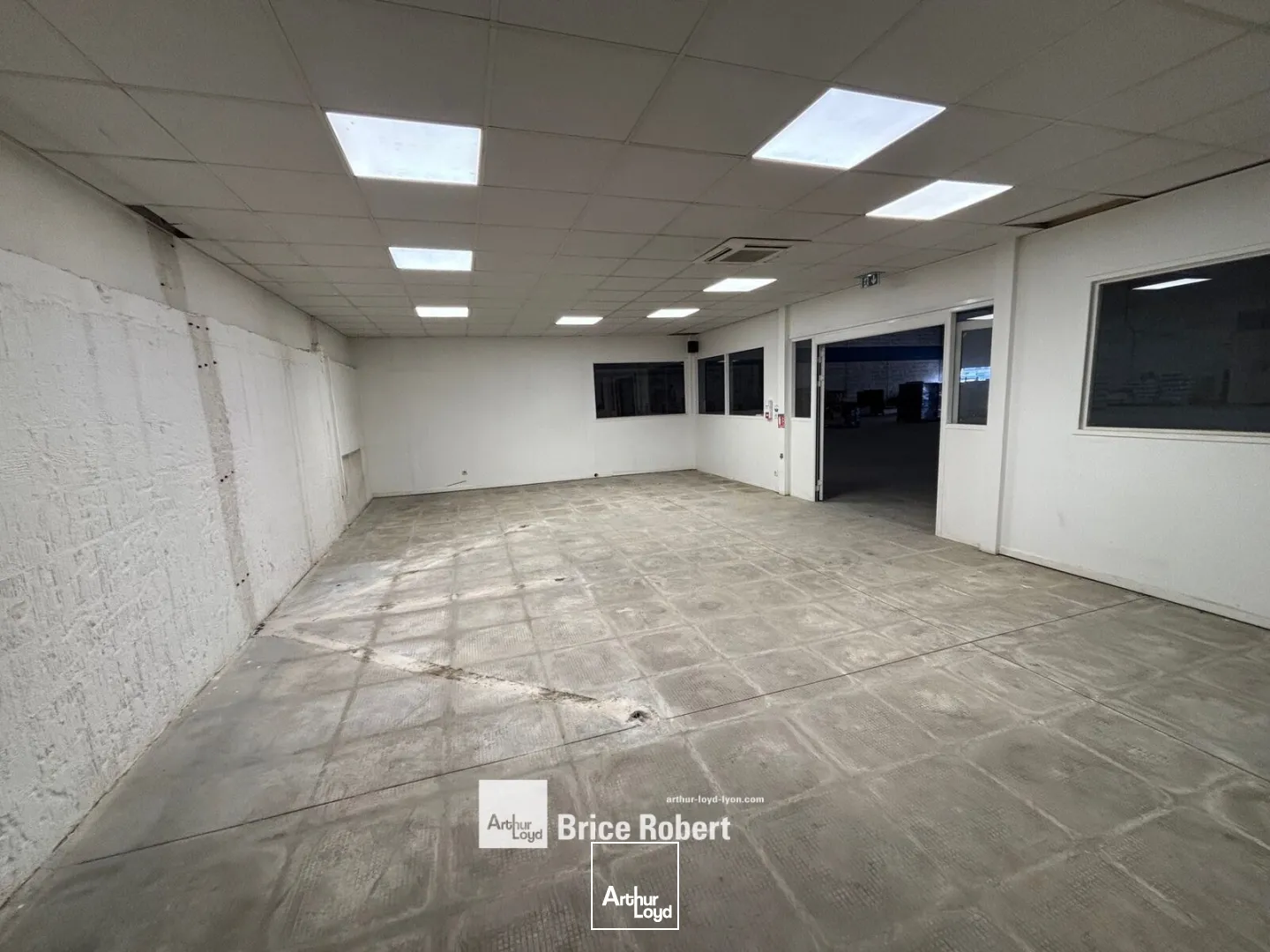 Locaux d'activité & Entrepôts - Location - VAULX EN VELIN - 69120 - 980-980 - 7662291