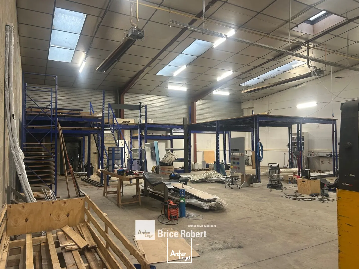 Locaux d'activité & Entrepôts - Location - CHASSIEU - 69680 - 551-551 - 7662316