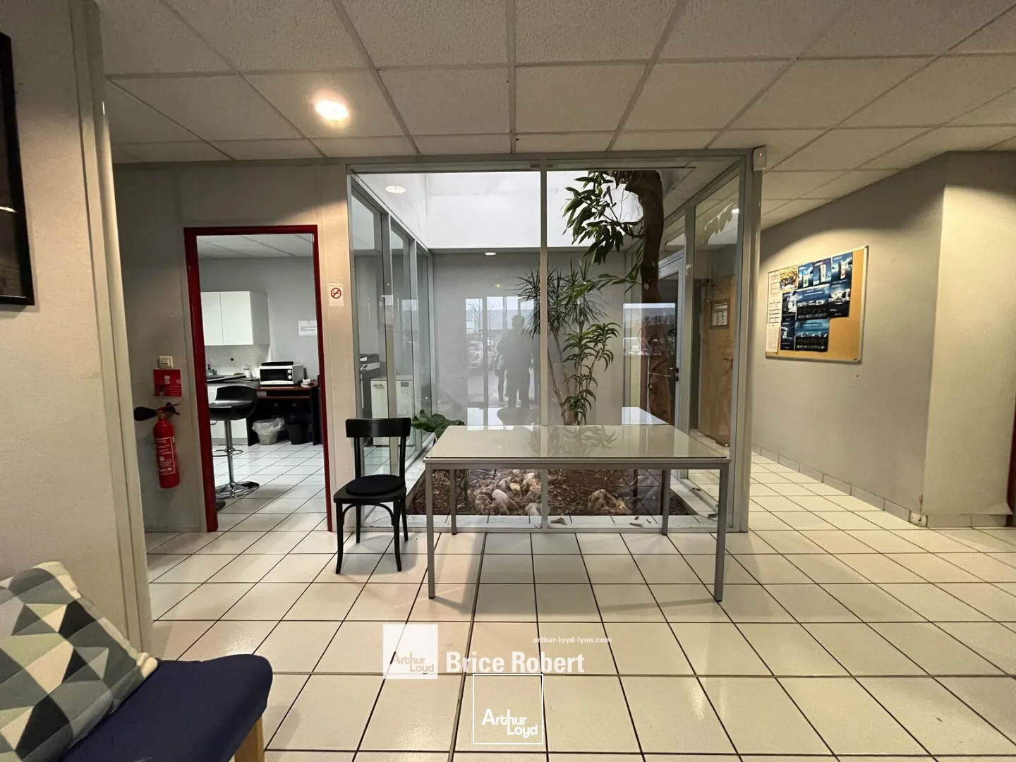 Locaux d'activité & Entrepôts - Location - VAULX EN VELIN - 69120 - 450-450 - 7662325