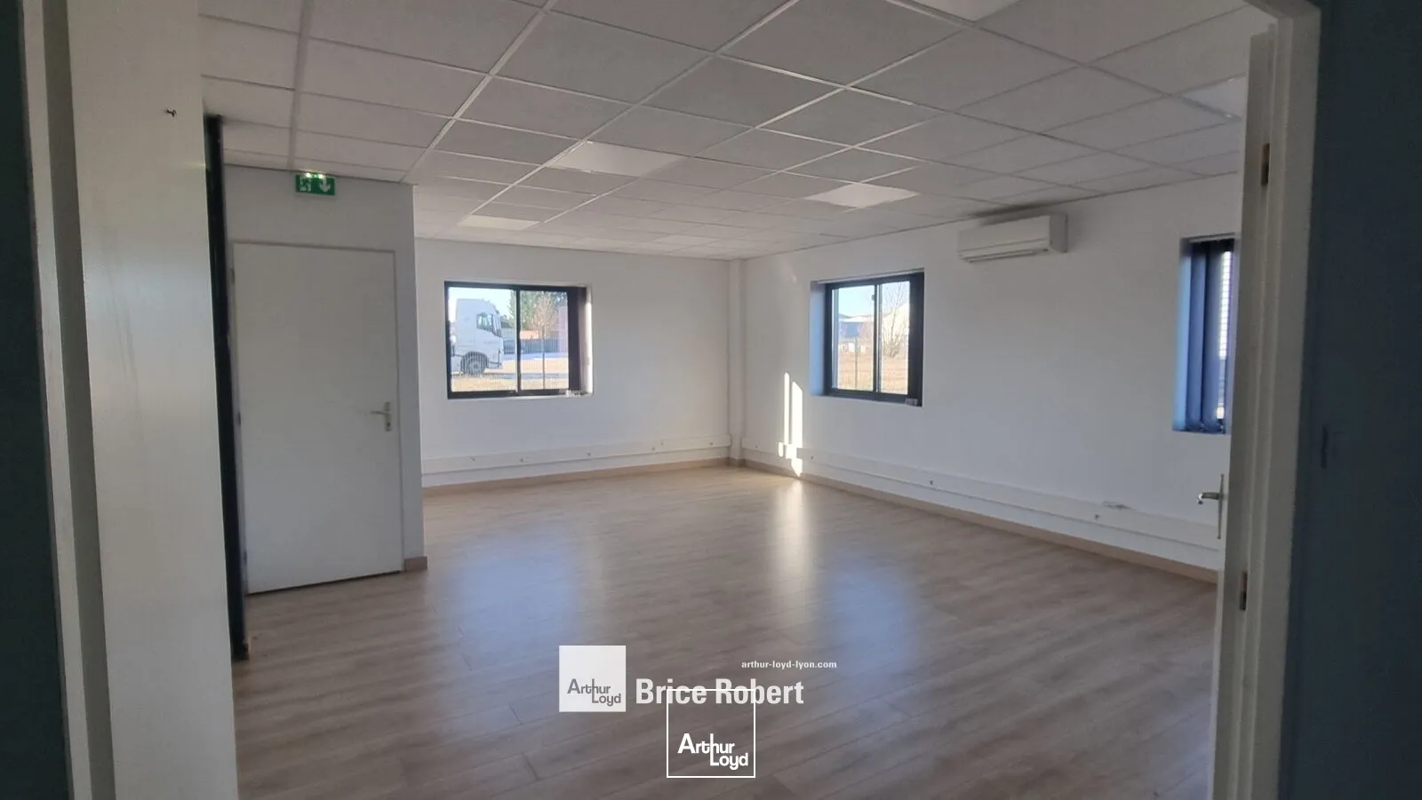 Locaux d'activité & Entrepôts - Location - SAINT ANDRE DE CORCY - 01390 - 394-394 - 7662344